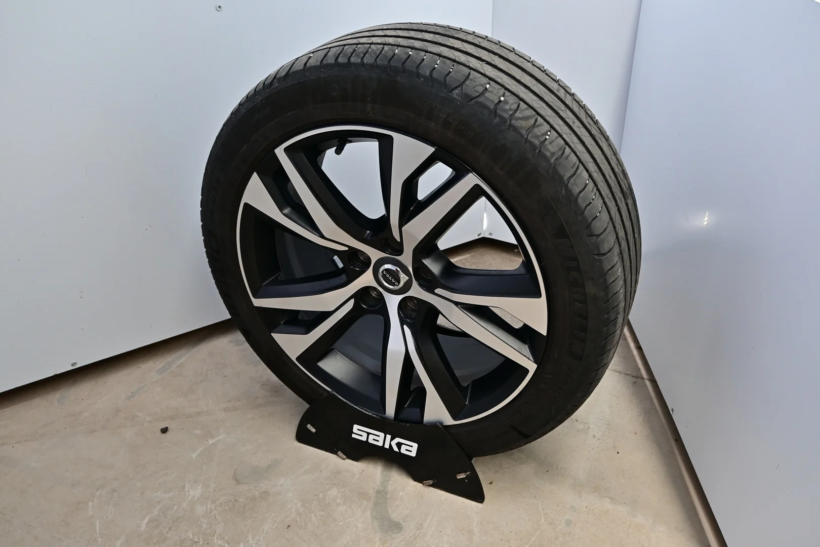 Car Image - 6tdxopTJumDh7j9t51Fyu