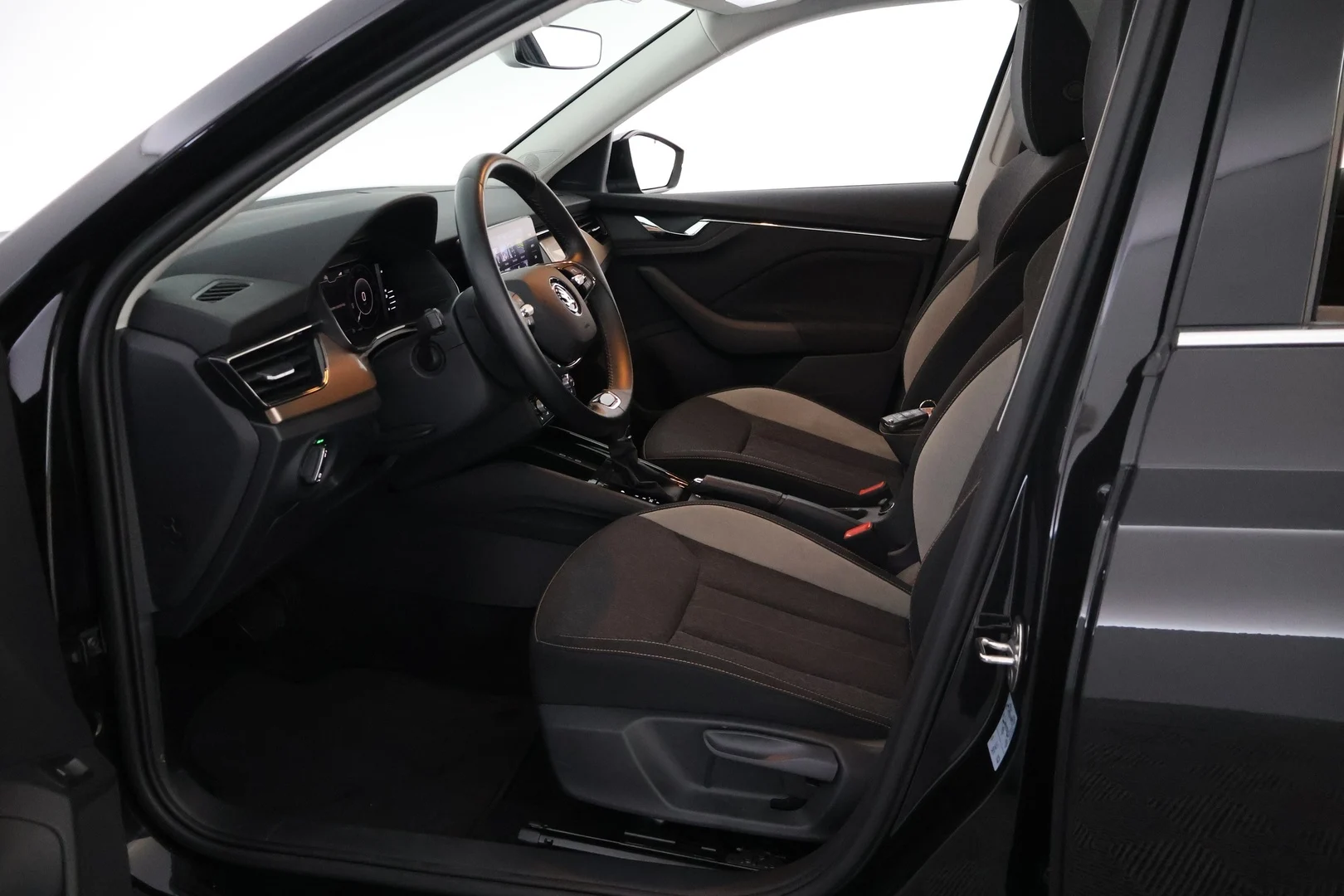 Car Image - 6mttwVXhi4mBDUwSyQsp4L