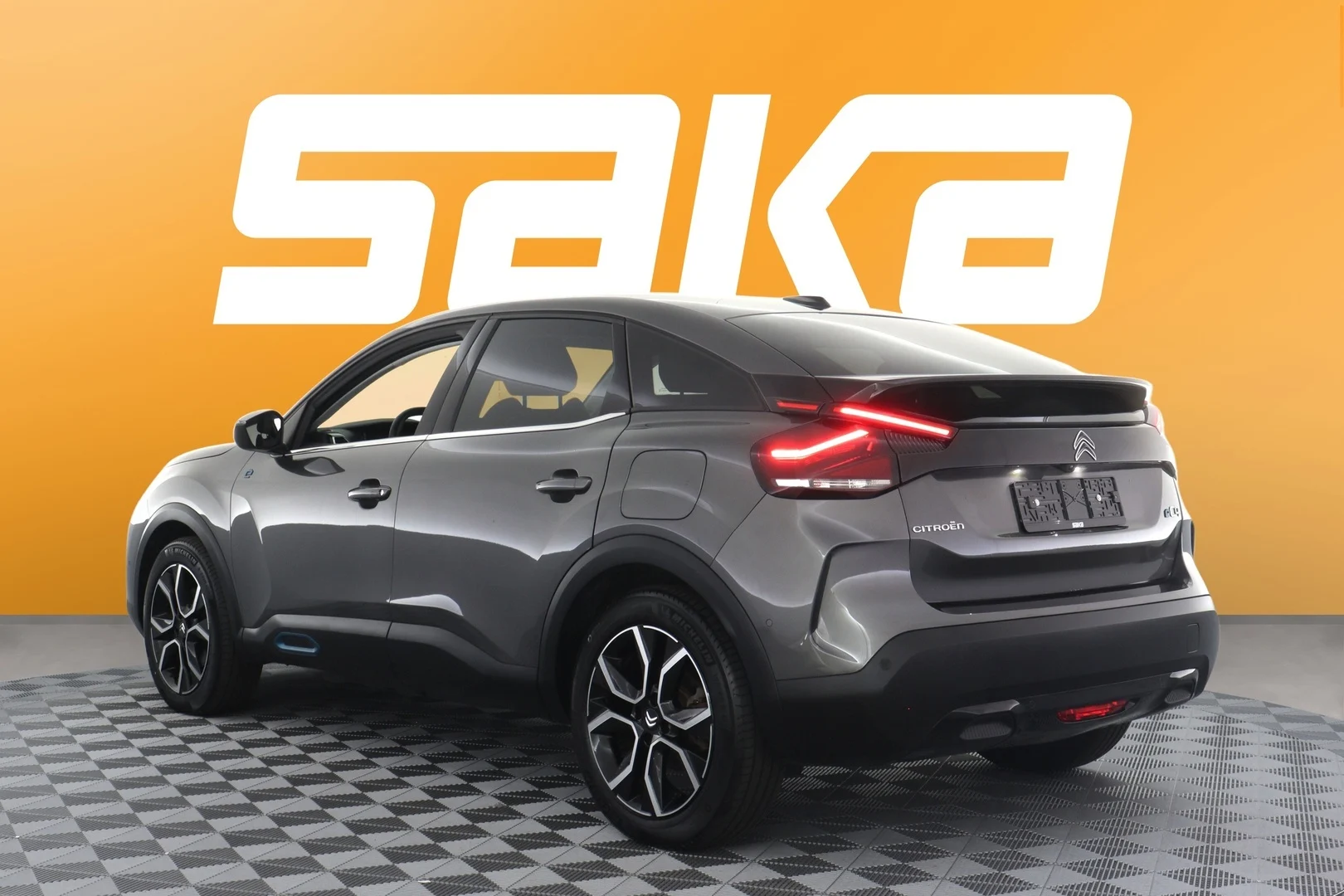Car Image - aeY7CbHuvW5eIdAoPk4wr