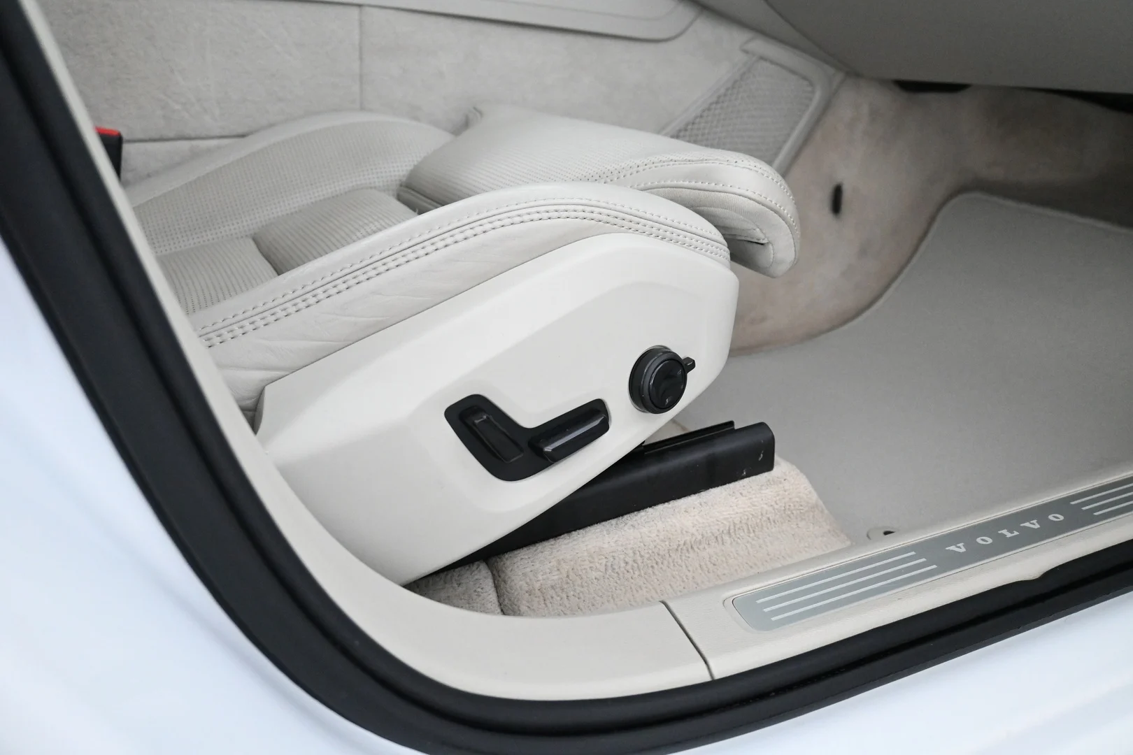 Car Image - 7dUVX9Xi1v8A9g6EoqnSZg