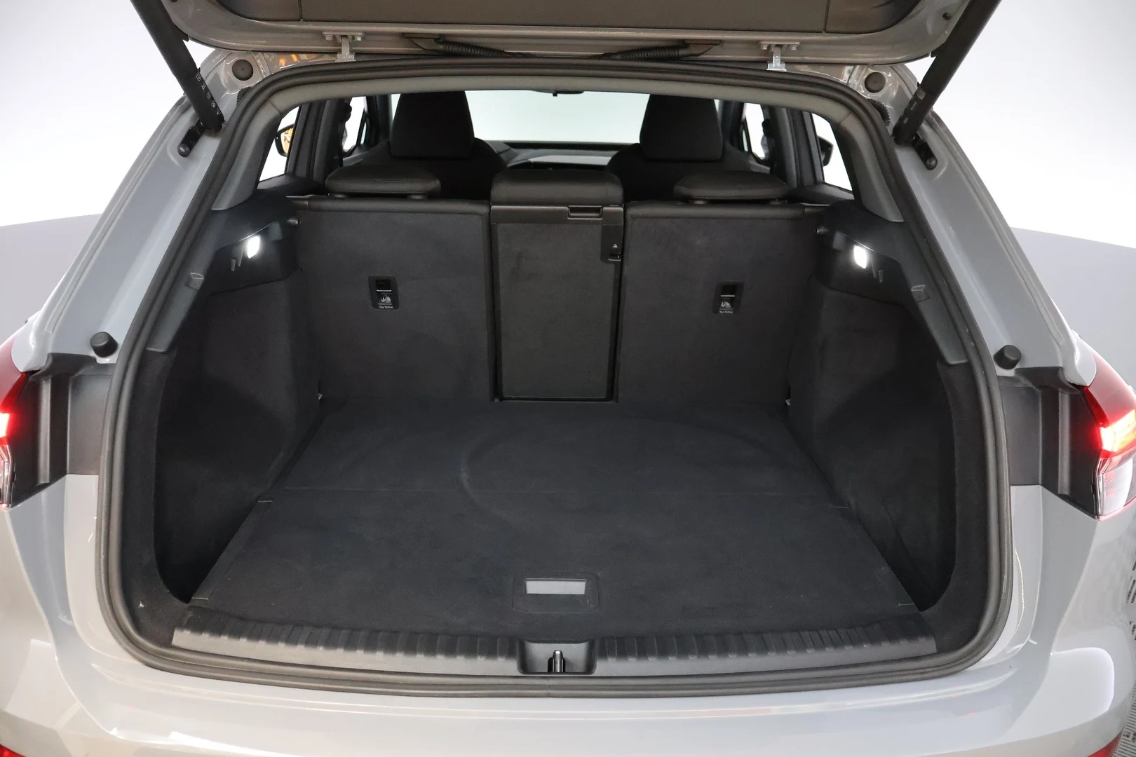 Car Image - 30UksEg731Jf1an57IDDM2