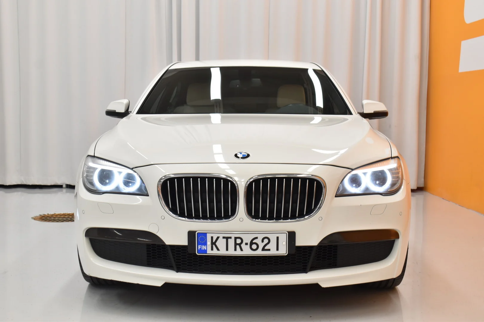 Car Image - 5I69qVt0EjUyJxTT4jmH6w