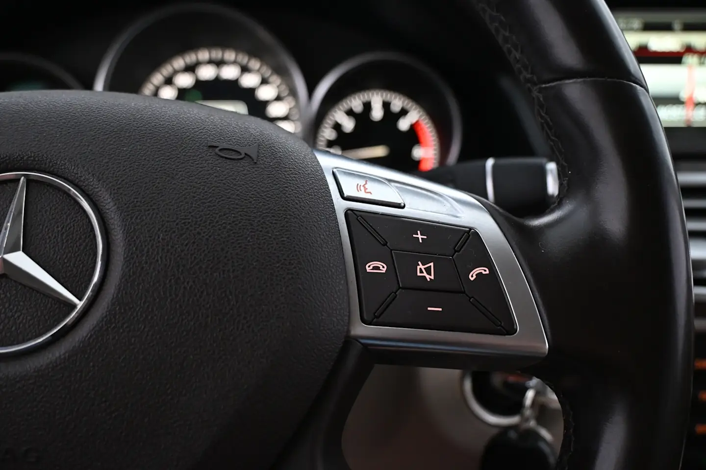 Car Image - 6cfw8EiMiB0PgHtXZiaPQM
