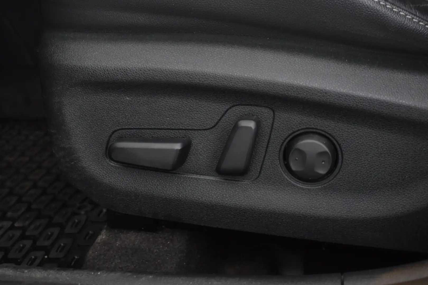 Car Image - 1tG4Hsd5zkSW6MjgAq22kE