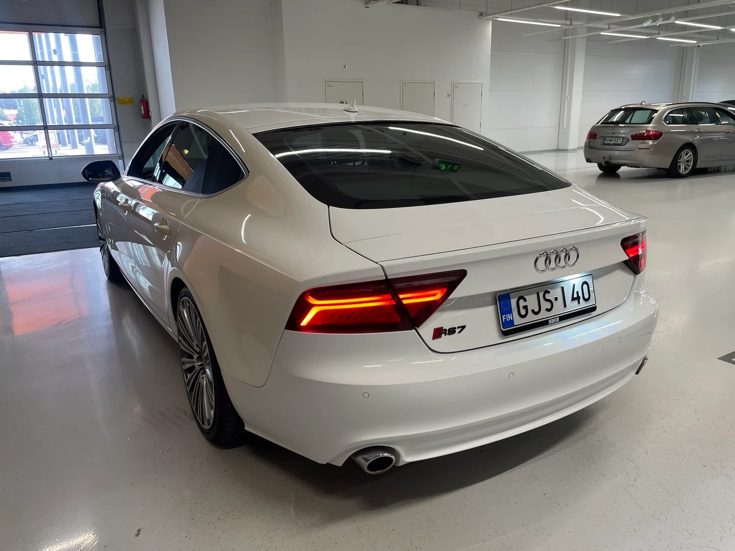 Car Image - 6JI6Ua9BB20aoM6xz8ZYy3