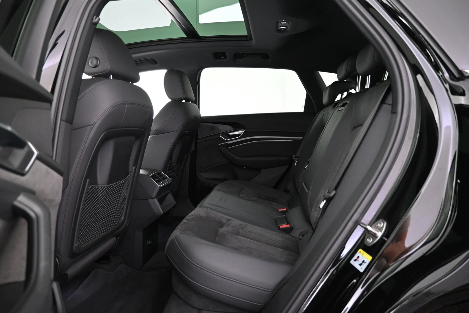 Car Image - 6wRYKQ3FzQ955qGfq9gszX