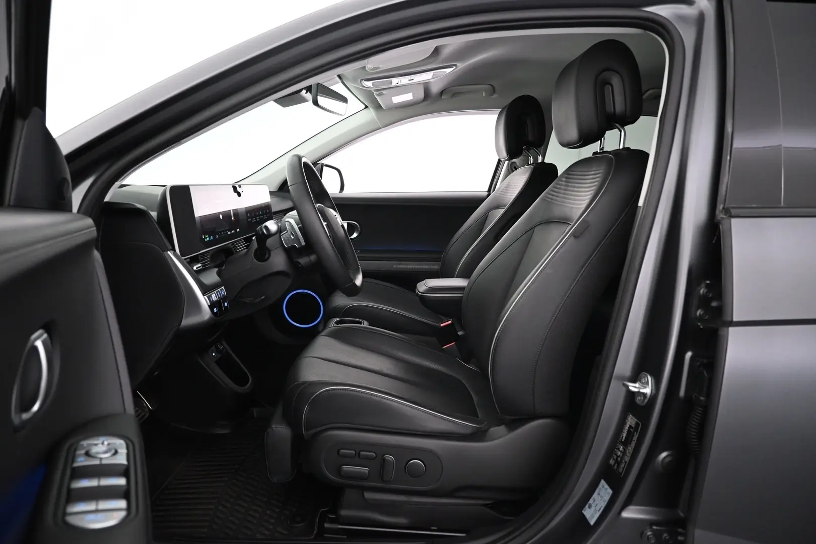 Car Image - 46uEWryf5h9j48cRdEV9U1