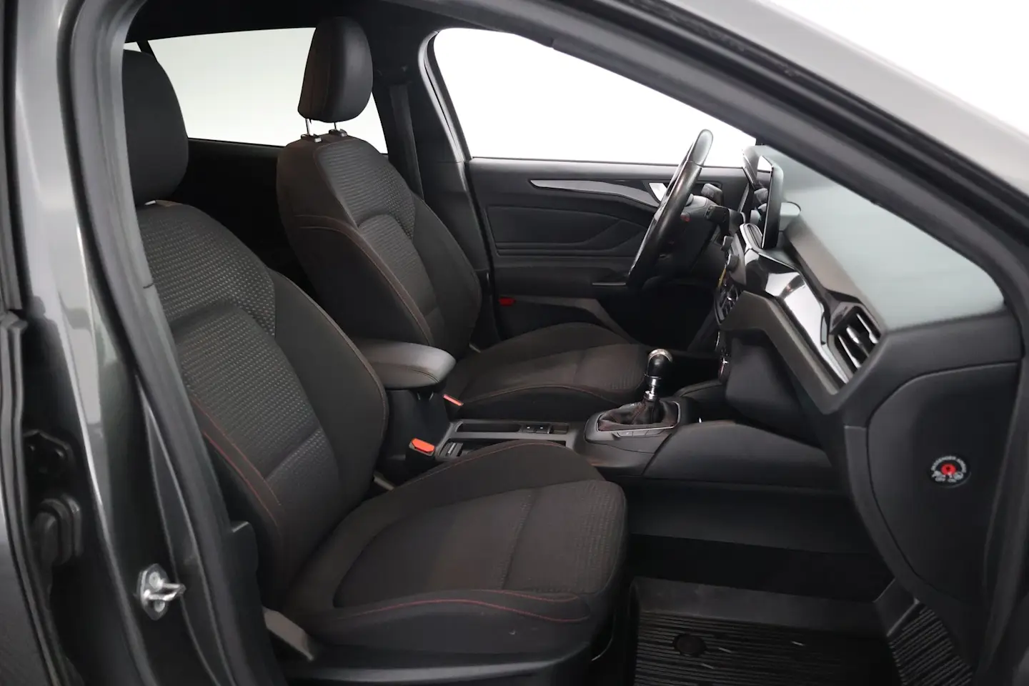 Car Image - 95UvpQgFY54XBcELCgm8D