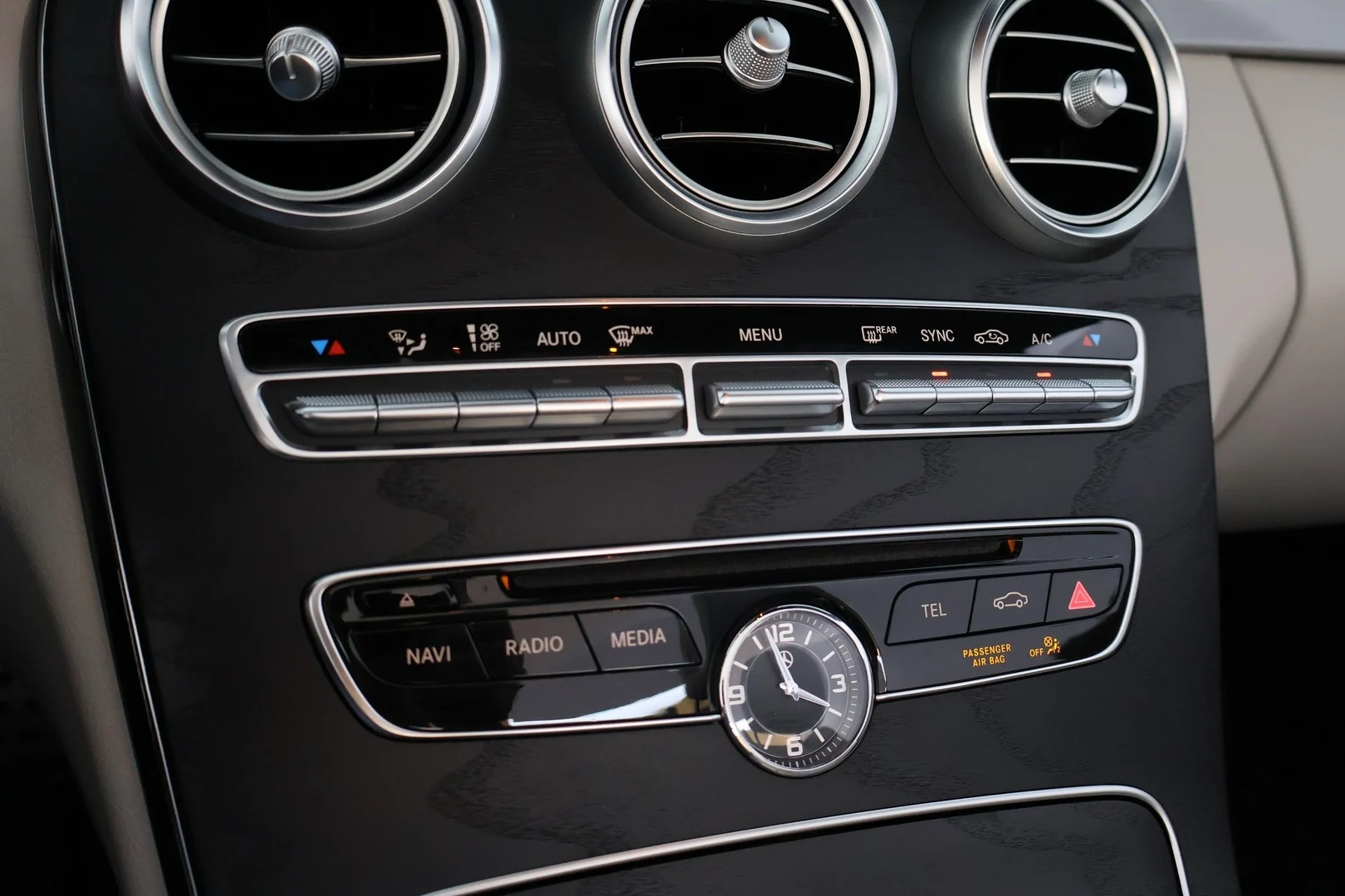 Car Image - 3fBXaejgBTpfaBWfKca1XI