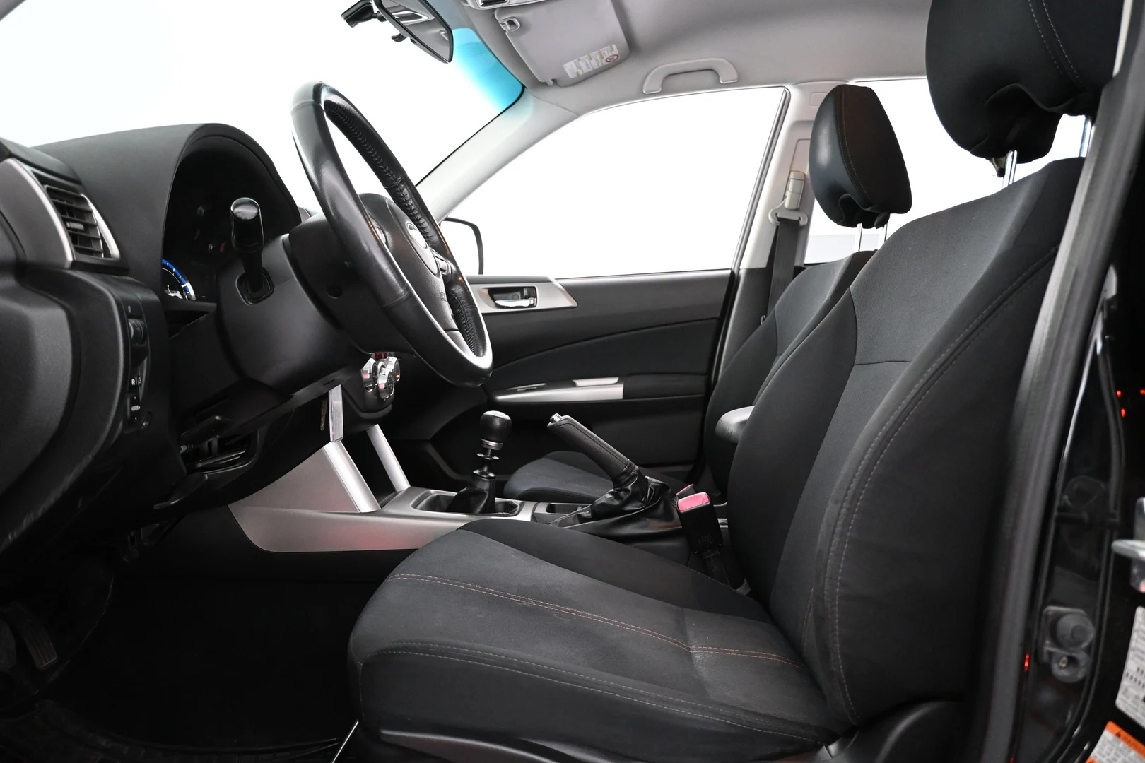 Car Image - Ka4eQhYhxUt00tCb7ZRjV