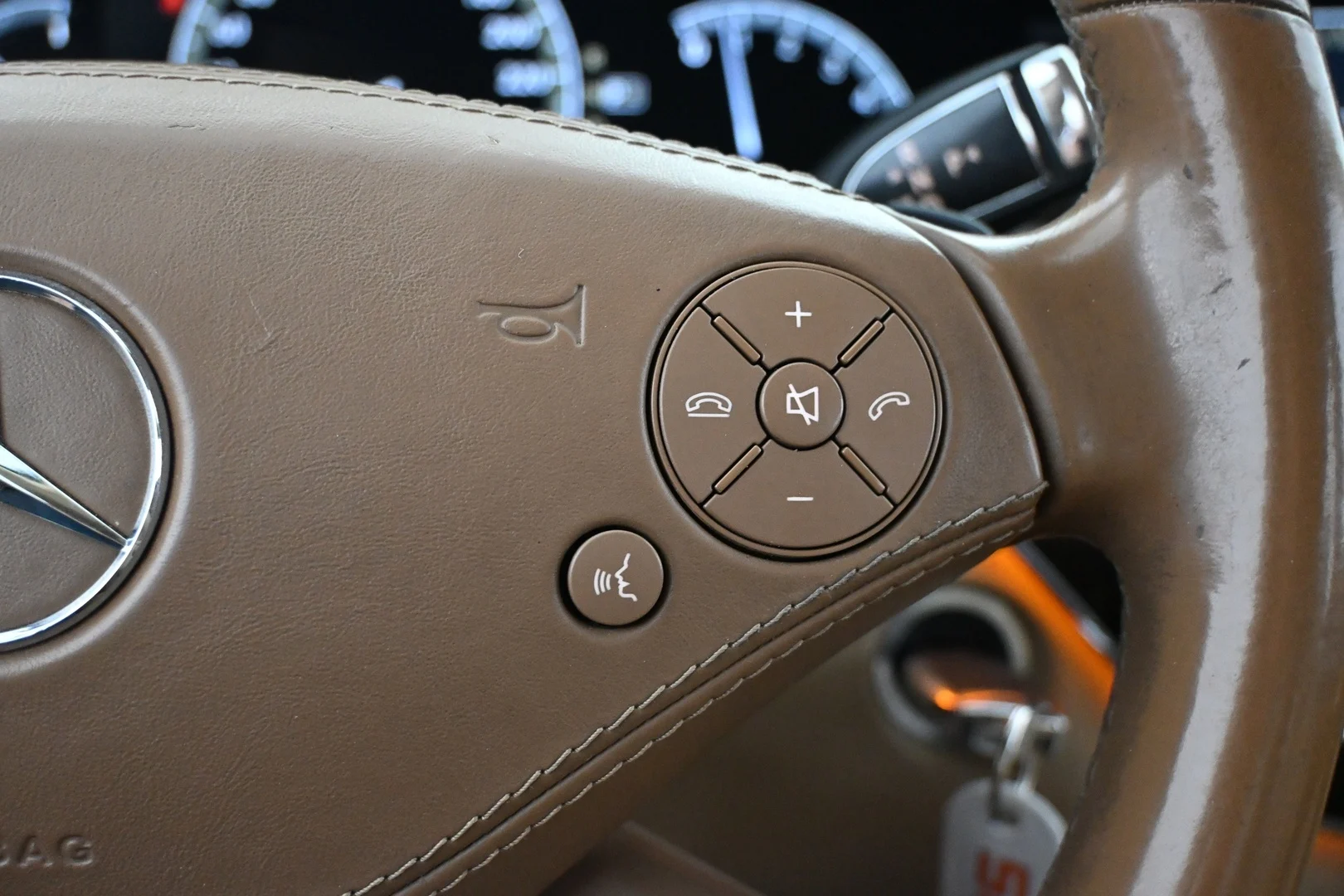 Car Image - 2enNdM60GVzKcCiQBbskgi