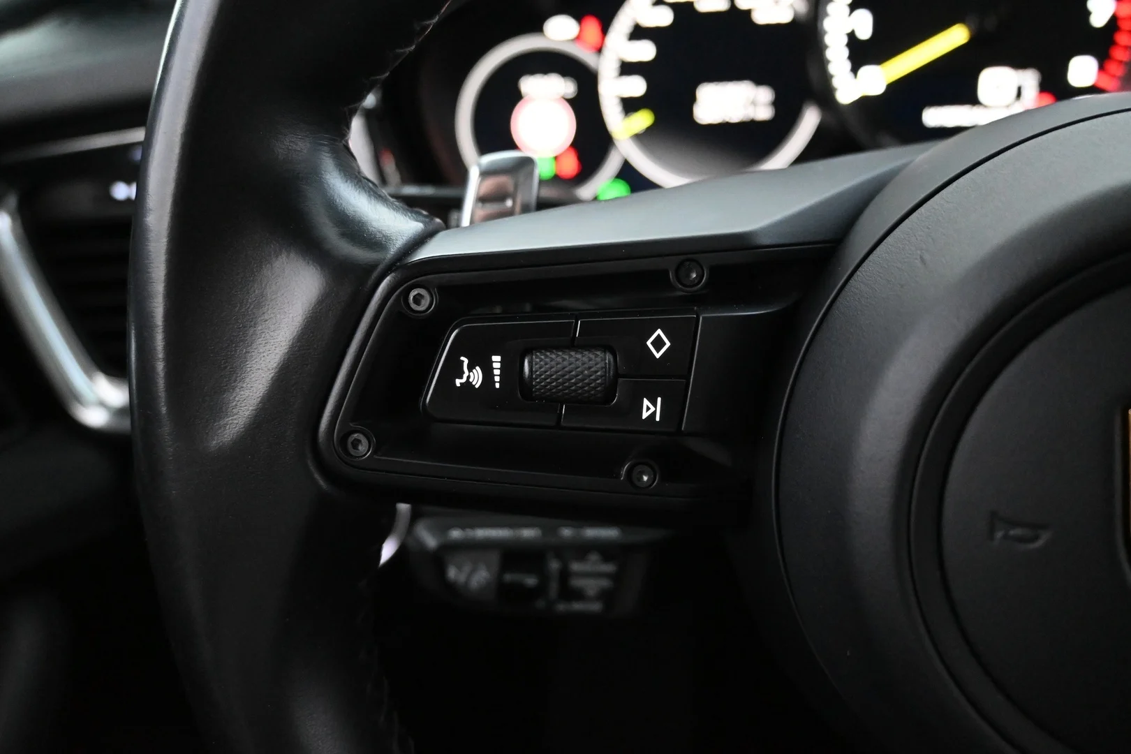 Car Image - 2QdnSHVkoVMx713pyMq5BB