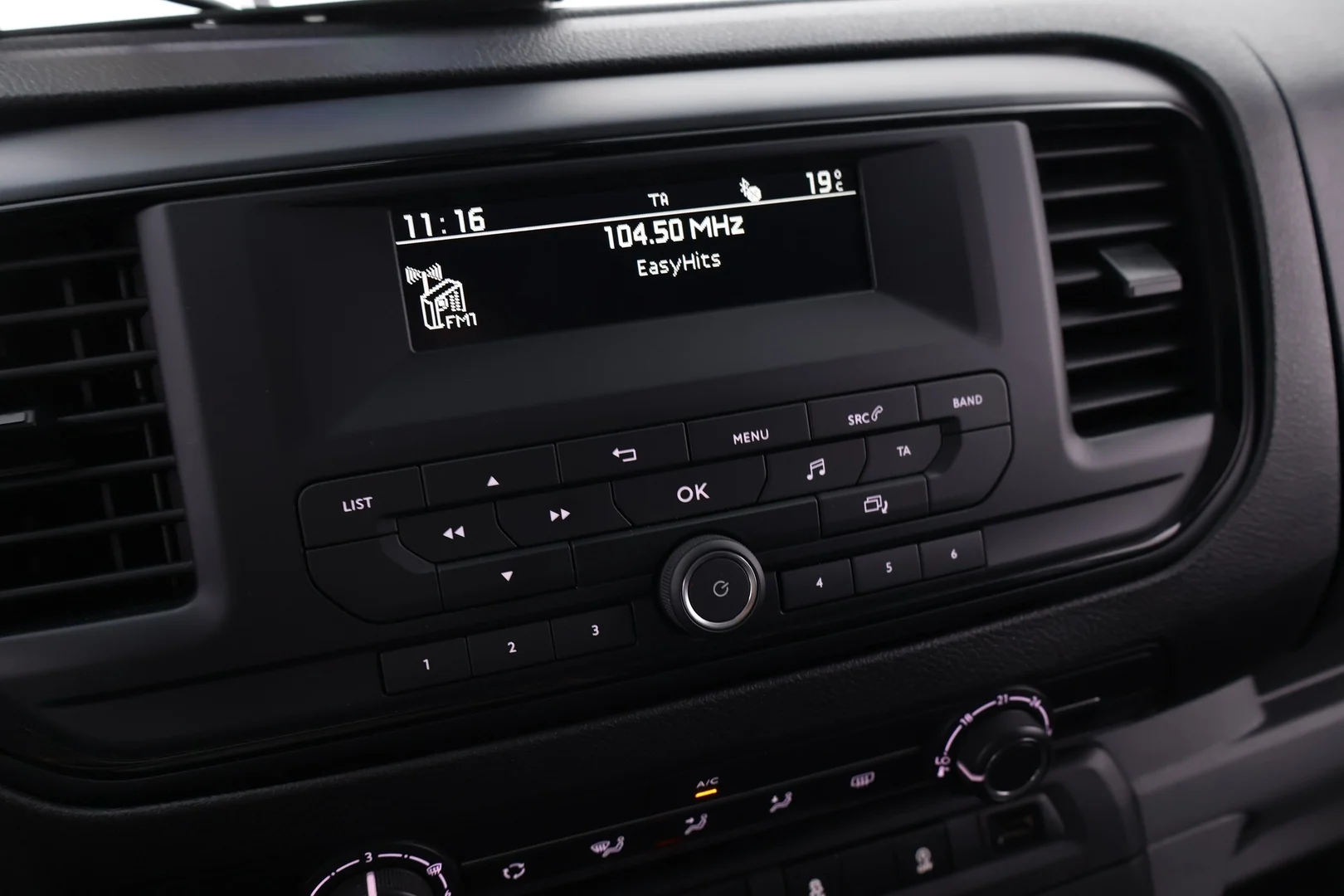 Car Image - 7AicrGbSDnw677344DfUH9