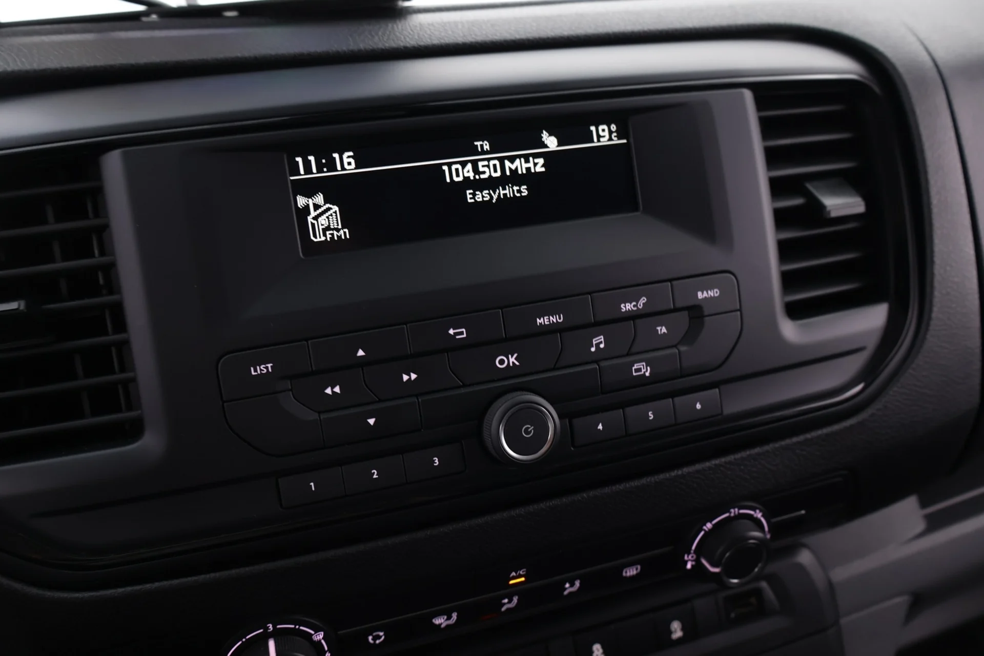 Car Image - 7AicrGbSDnw677344DfUH9