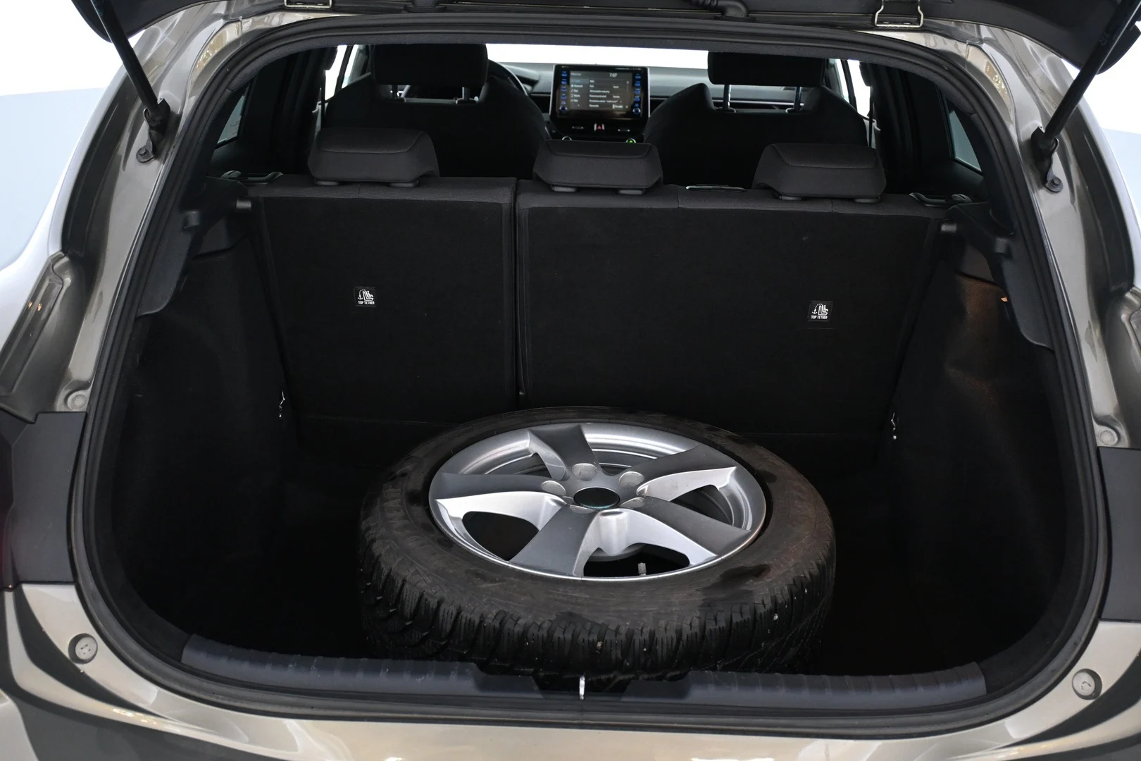 Car Image - 4p9RcB2dqiFupFyNvNWow8