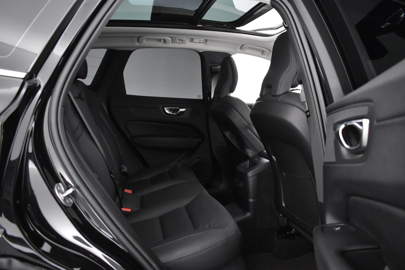 Car Image - UkDHRV7B0gWjFV2qsPc2e