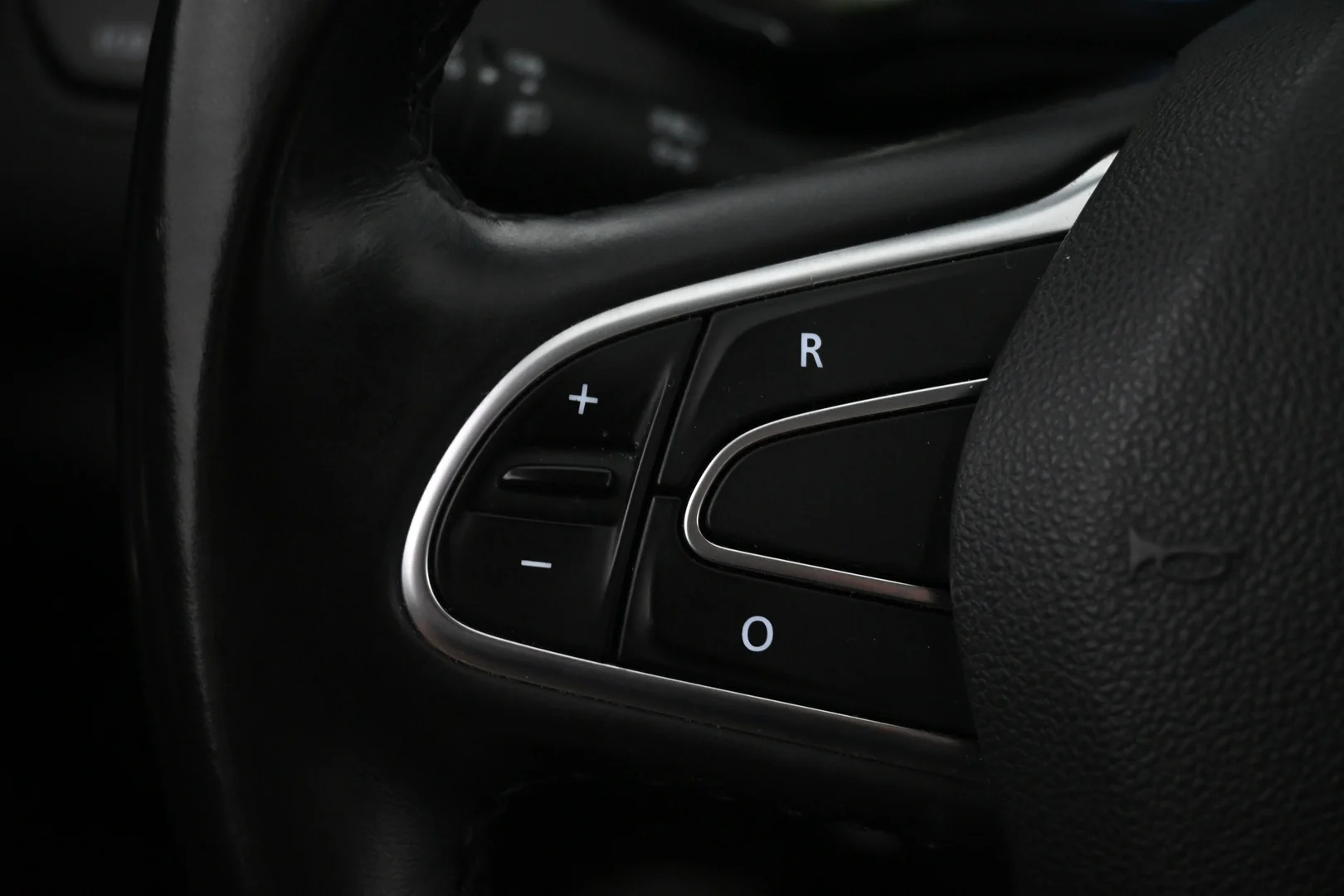 Car Image - 46jN0kBdXzrwwAGIuE90i0
