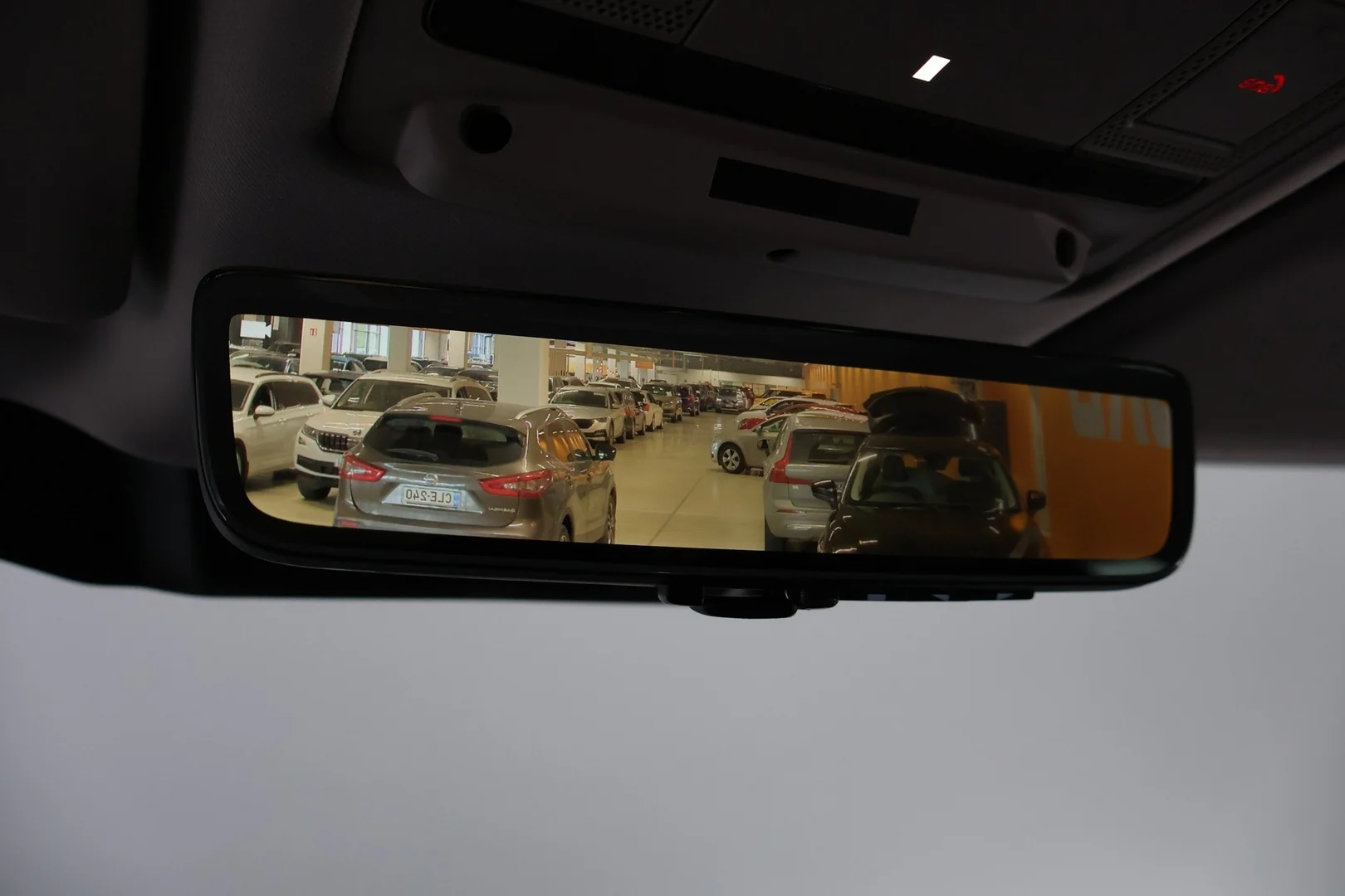 Car Image - 4C3GTPG4BUjkCEft3h9w8P