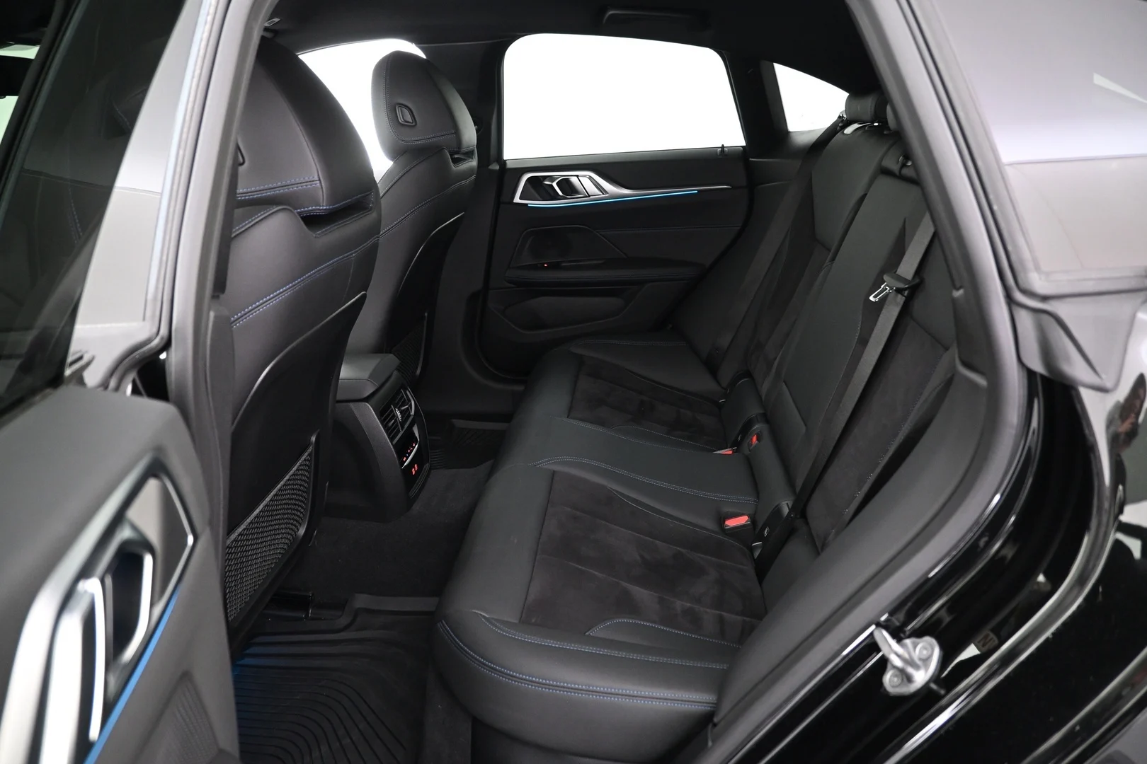 Car Image - 3Kw1sGa2axSiG3zBMtyQlR
