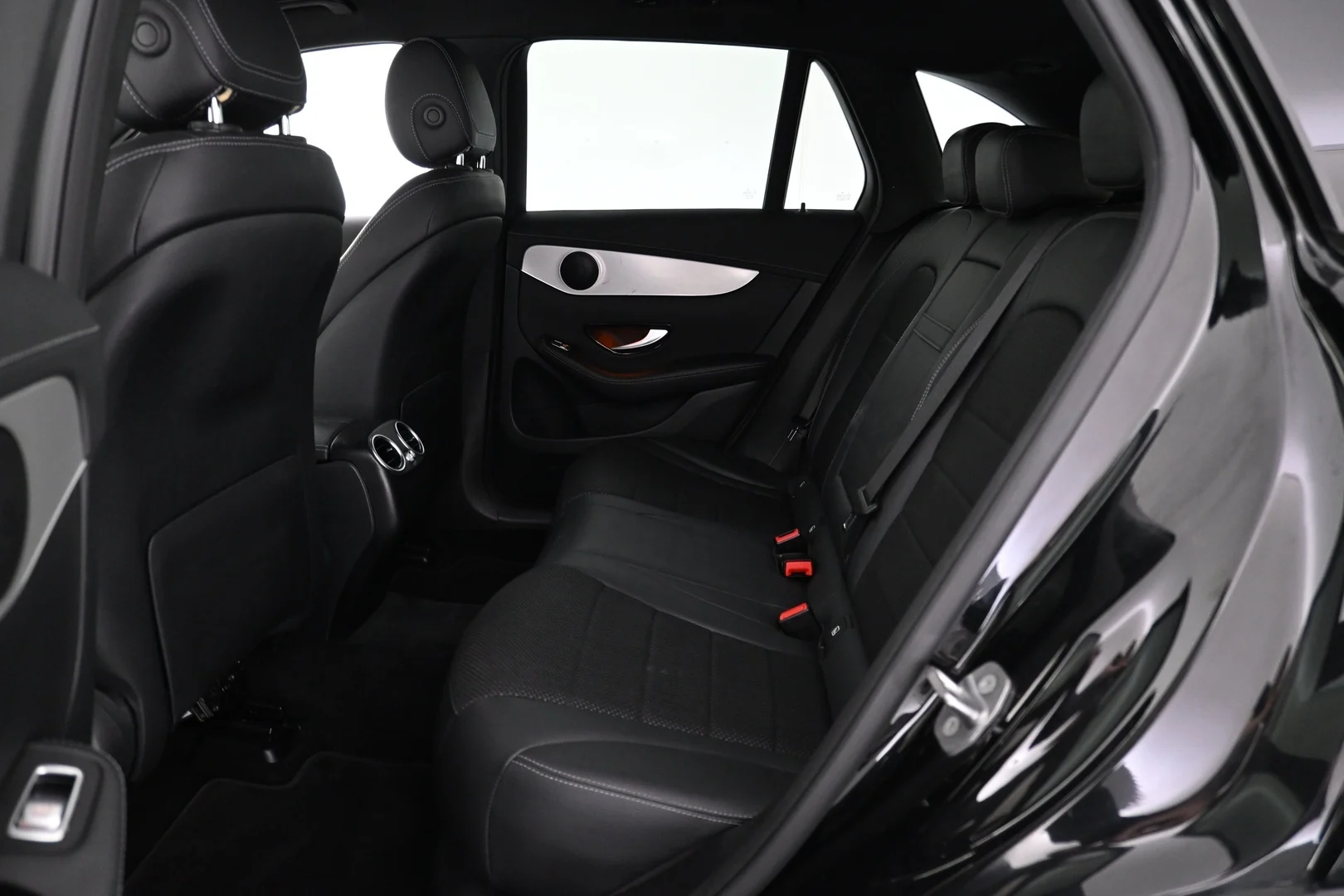 Car Image - 6Sa4RIzoW3xsZEkq64DlRx