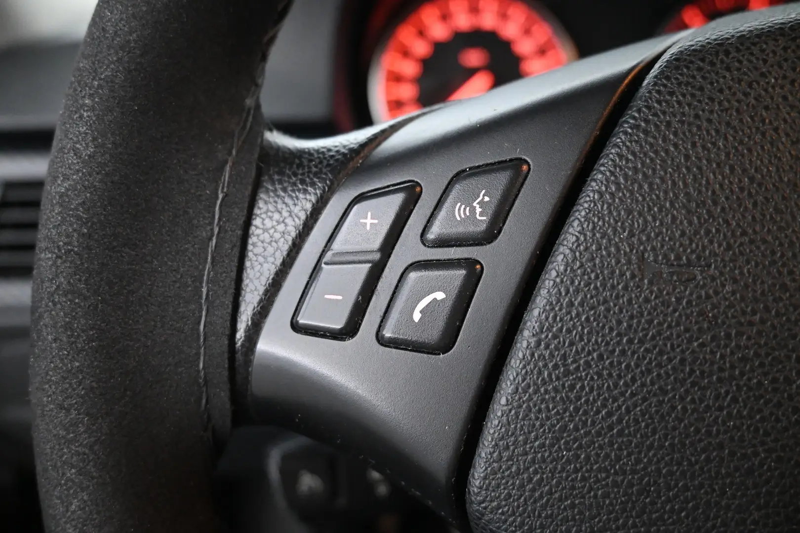 Car Image - 2wJncvDVQa2poMAsxPS73d
