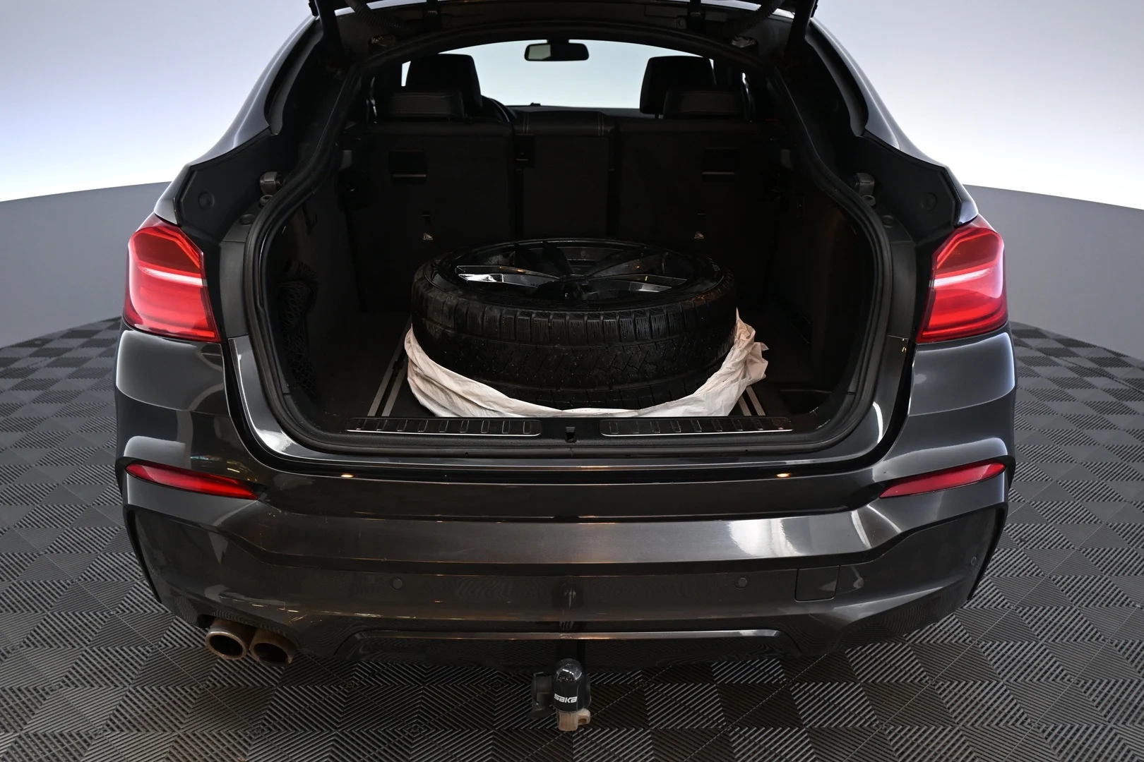Car Image - 3DncVNXewKFVMnre3tcK7H