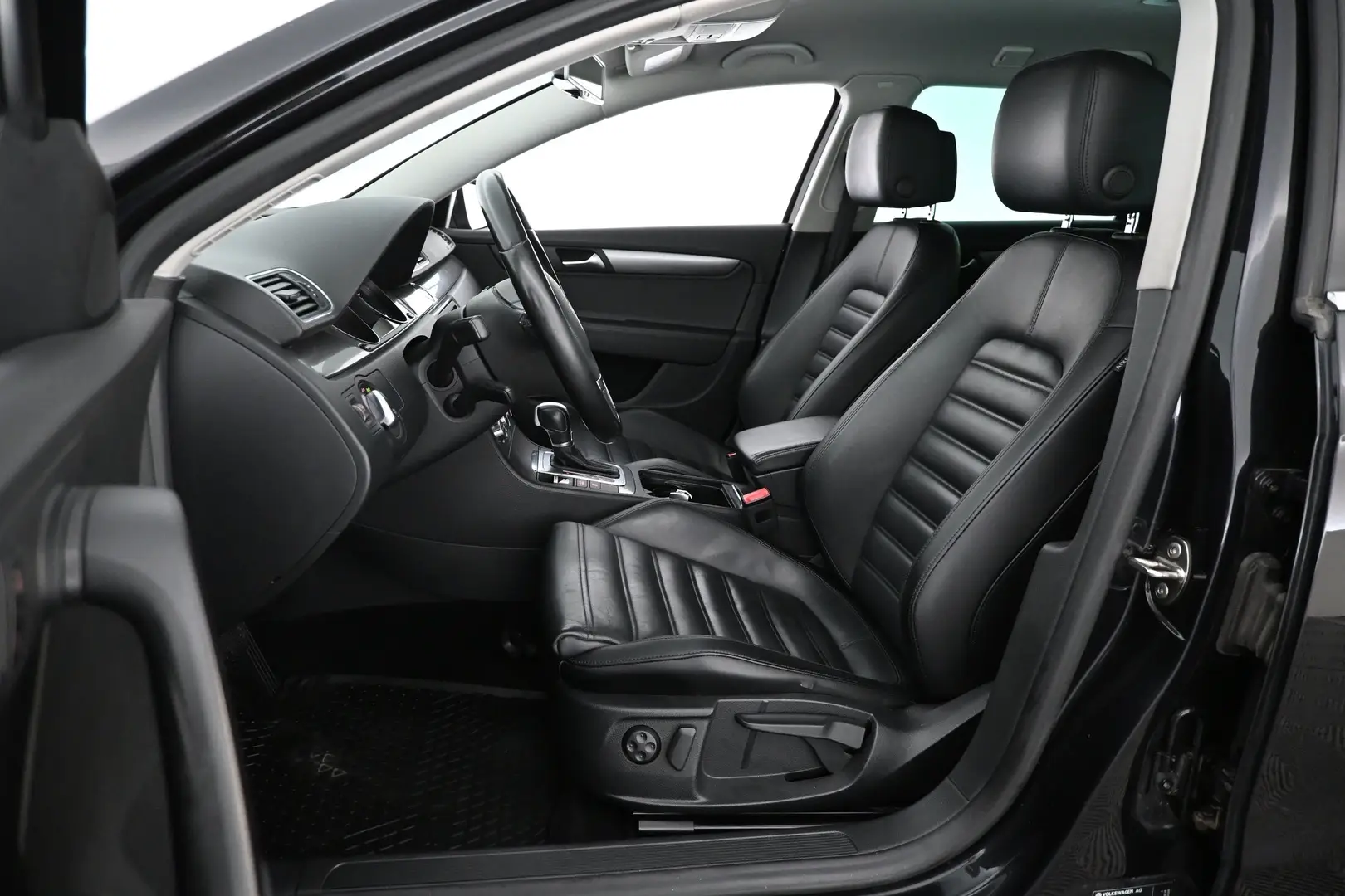 Car Image - 5Nhz8y2aW4YcjxEI20pDiy