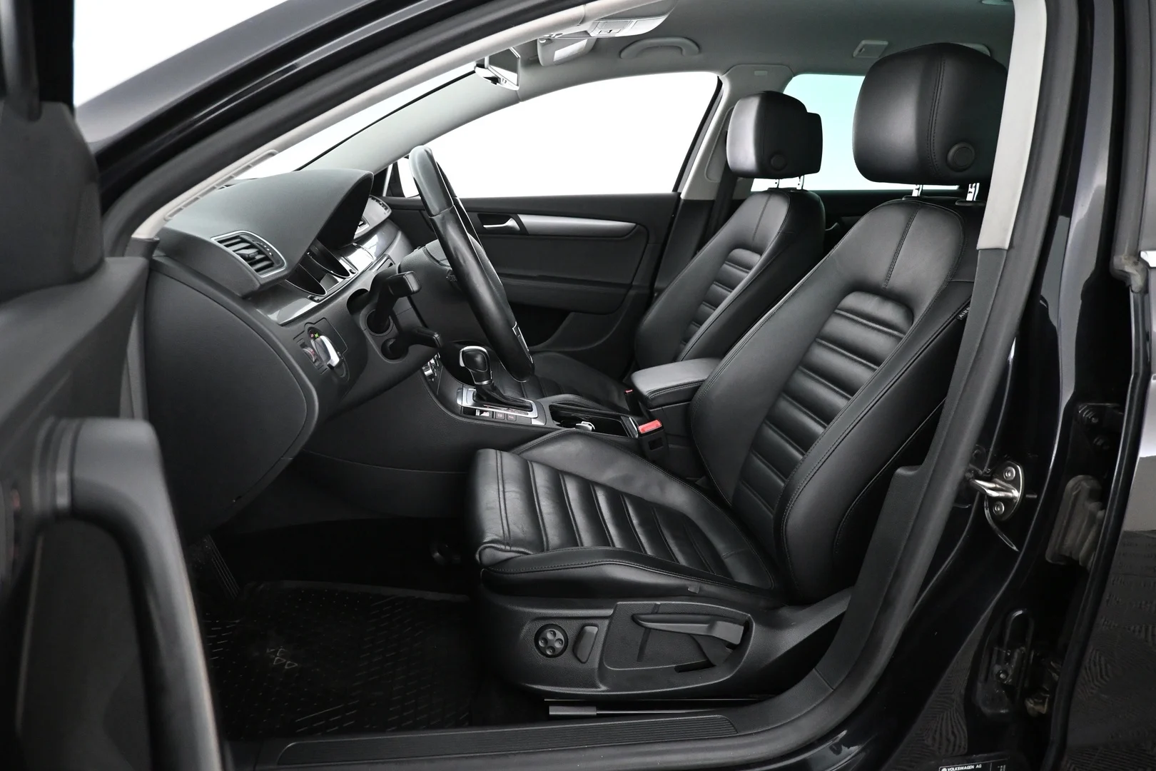 Car Image - 5Nhz8y2aW4YcjxEI20pDiy