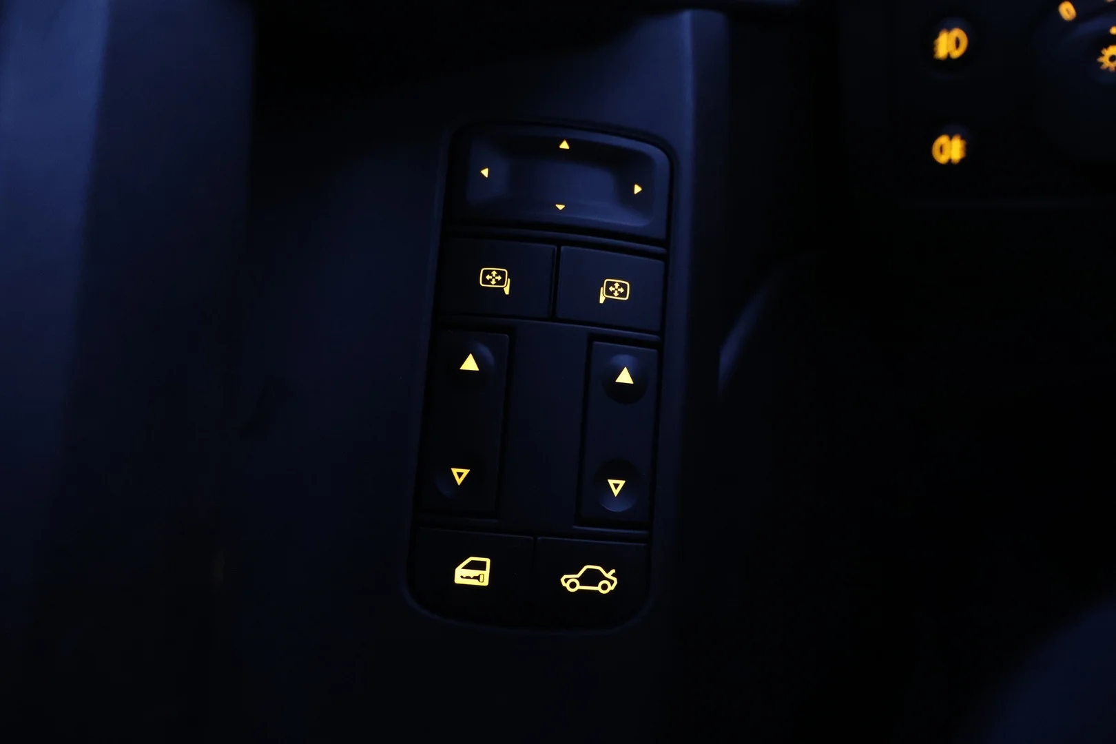 Car Image - 5VvGsFxtwjdjYlbRl4SYaF