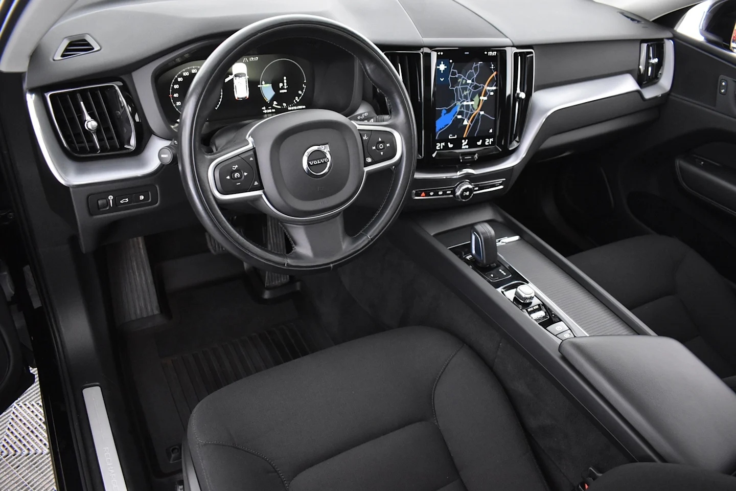 Car Image - 3P1RCyyC8KUG34oB8MzfAJ