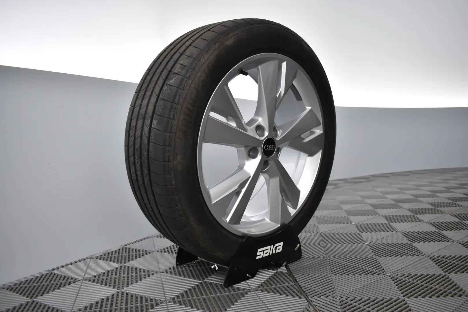 Car Image - 18DJAGNv3rSYqBkniSjbZa