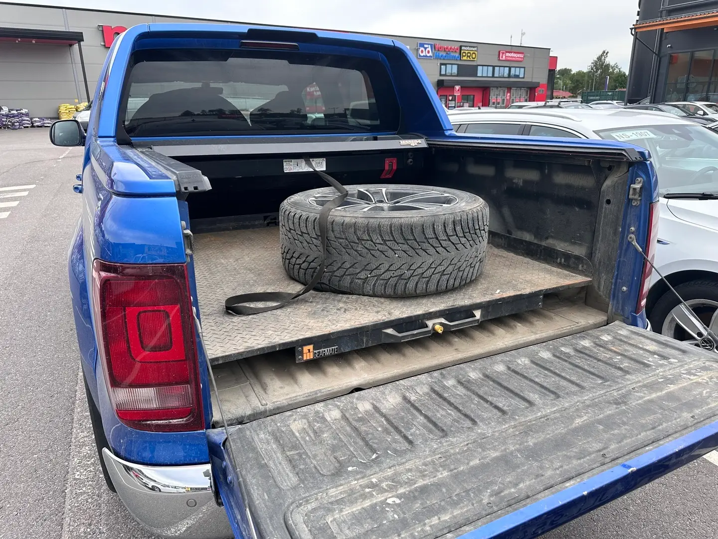 Car Image - 1vn62LfHWaRFilWbQBNWCQ