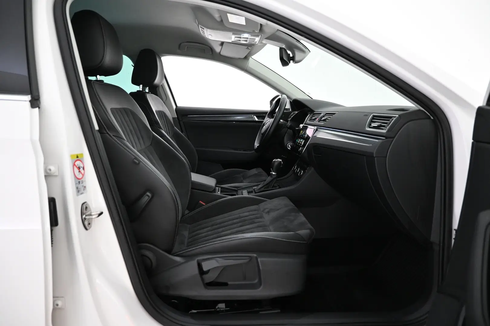 Car Image - 2TzoDDepdSEvhNu4G6Zbce