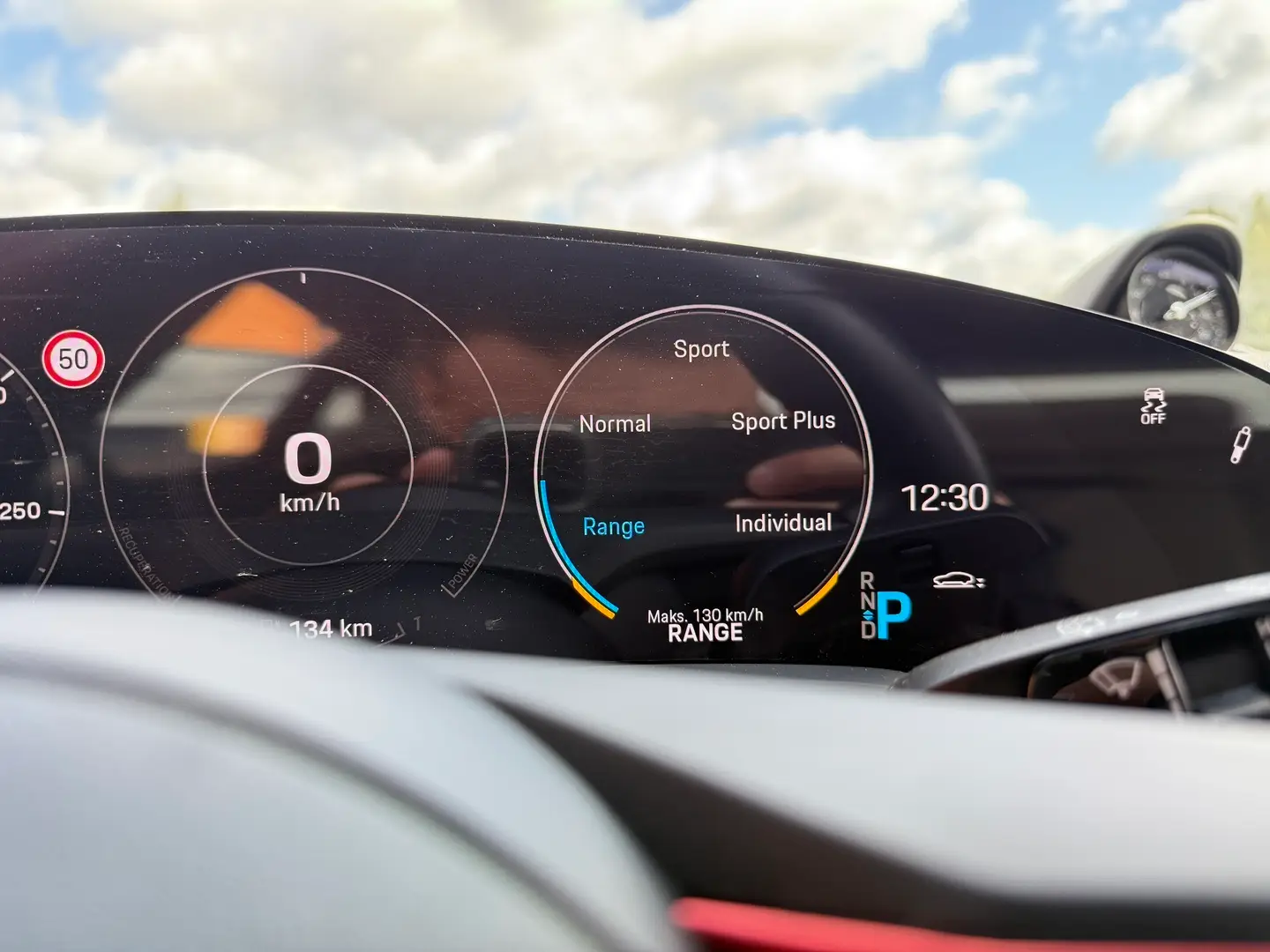 Car Image - BnGla9znFvewAZFFSoJXd