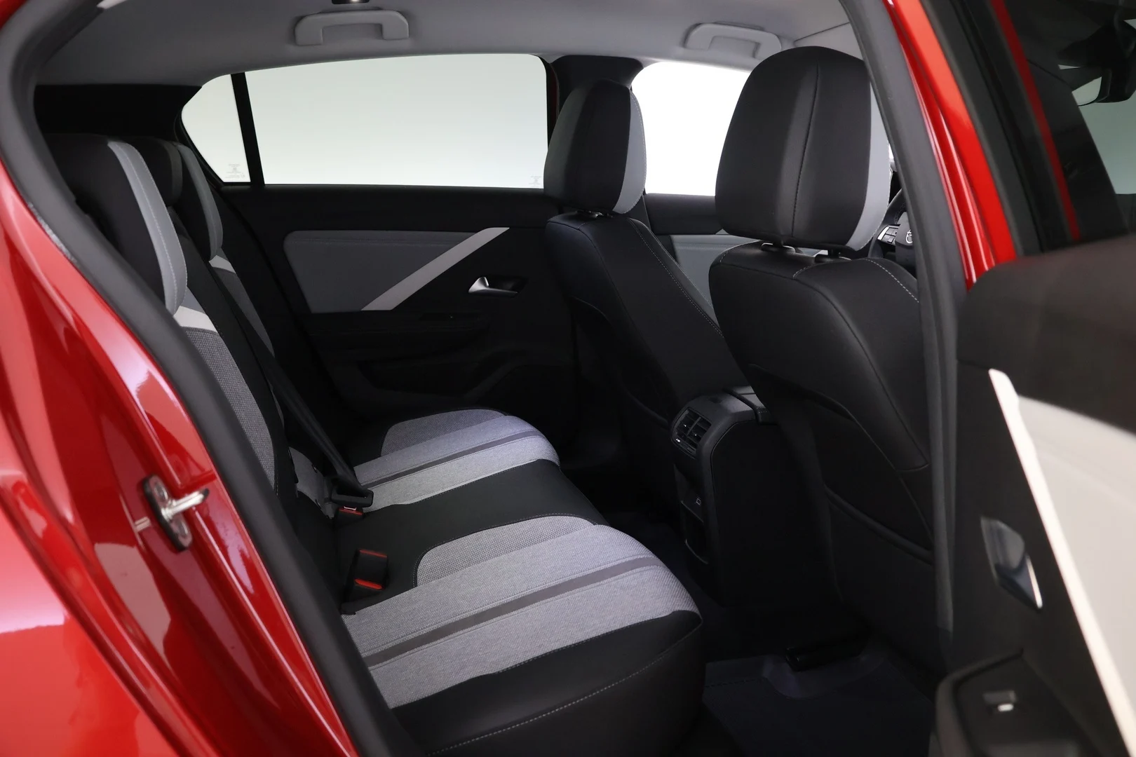 Car Image - 2I1DUYIHXgcXezyGhc7NFO