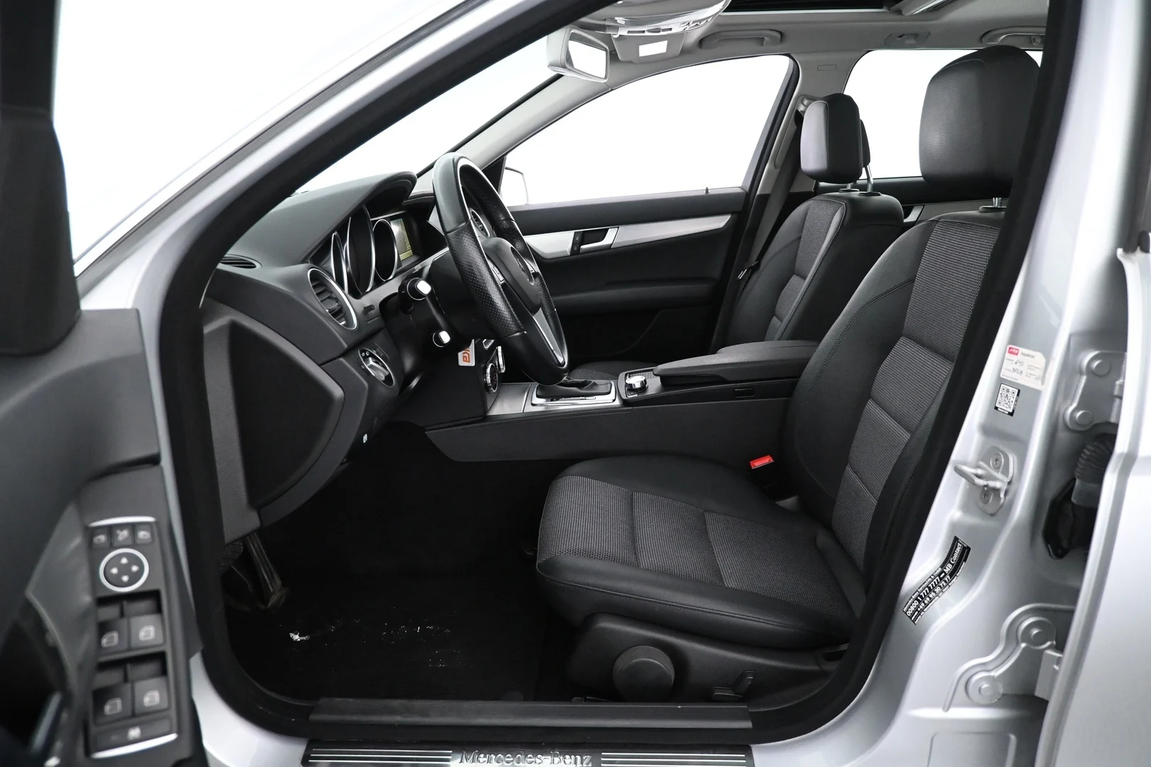 Car Image - 4mbSbRd3Mzj0tJffv3UY44