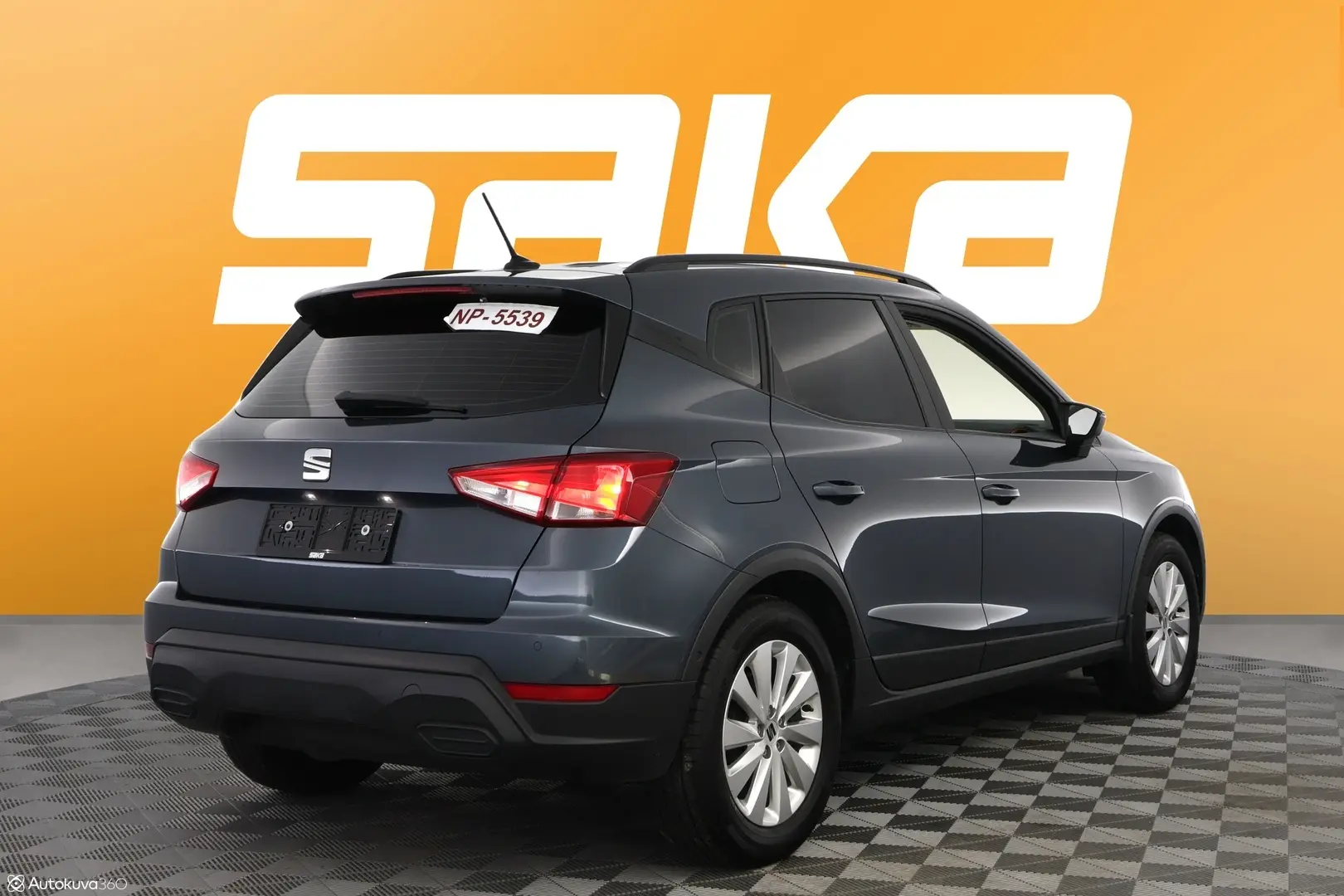 Car Image - 7wnYBNxSlCVZocsAQA8XK7