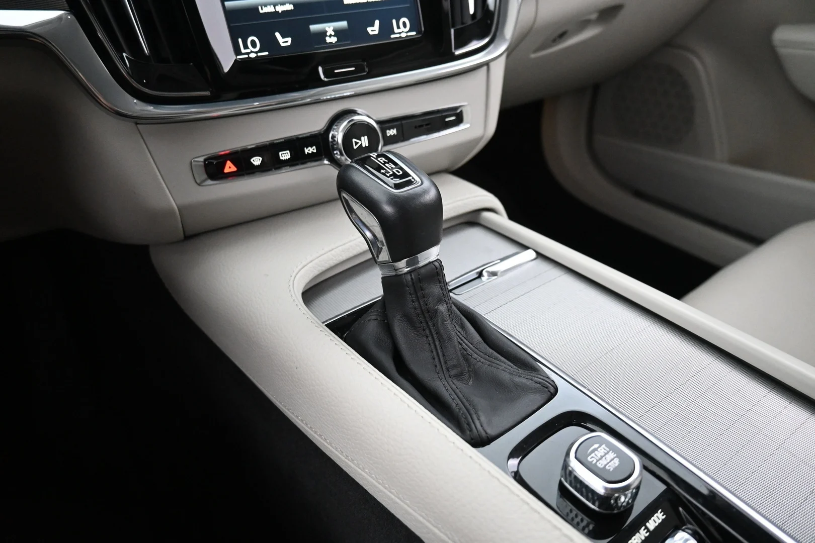Car Image - 6EmM4xKvTZZCsC44Bm5WKS