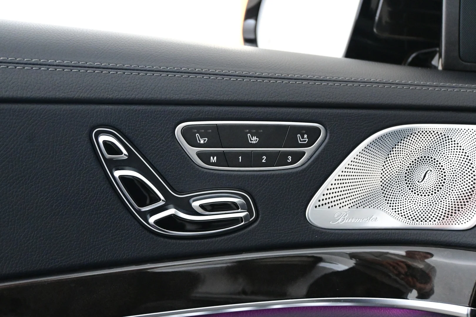 Car Image - 4c4jE64fY05p7G6Xi4DfGB