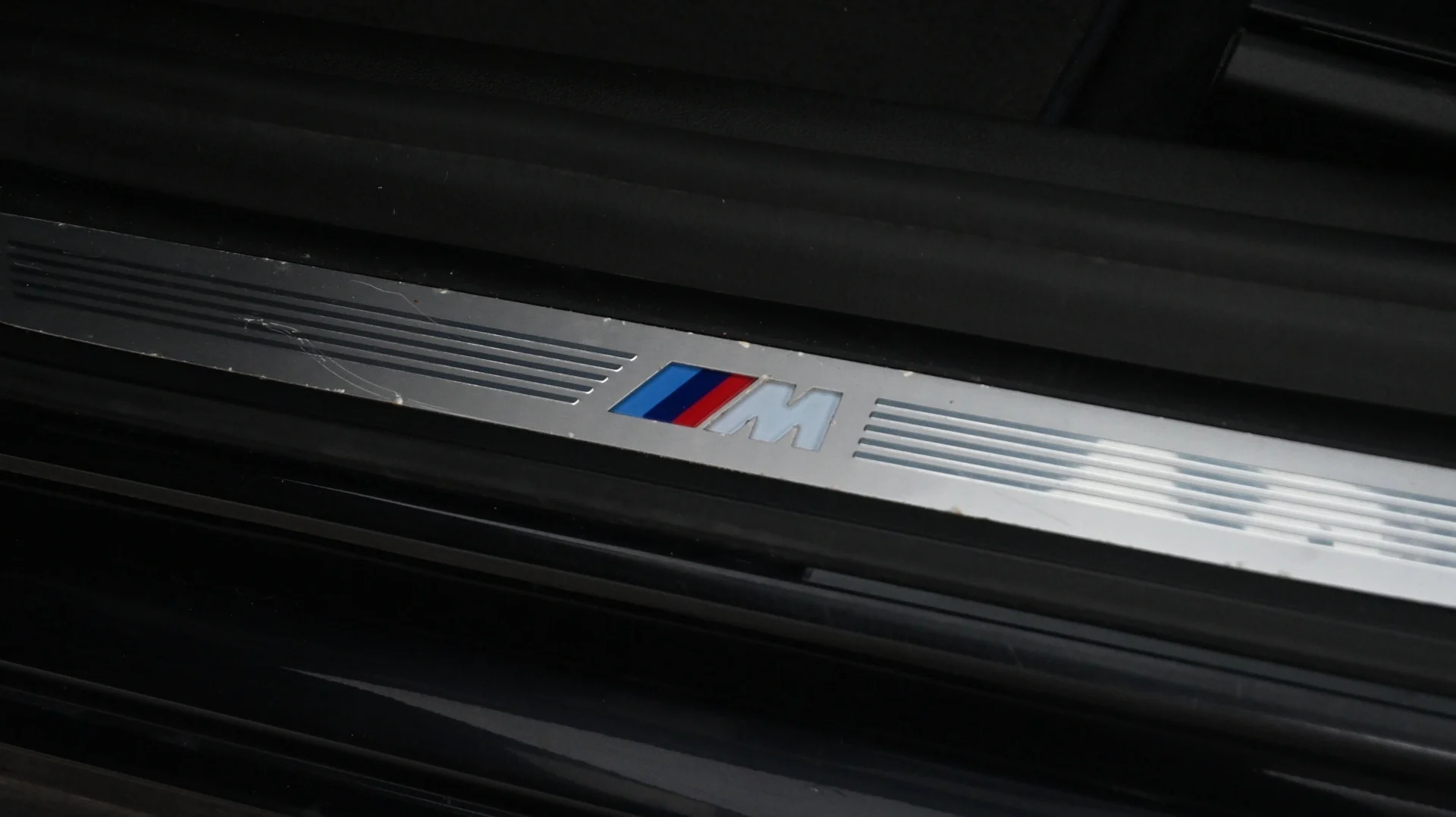 Car Image - L40N8leRi4Gh4MzfC8IdG