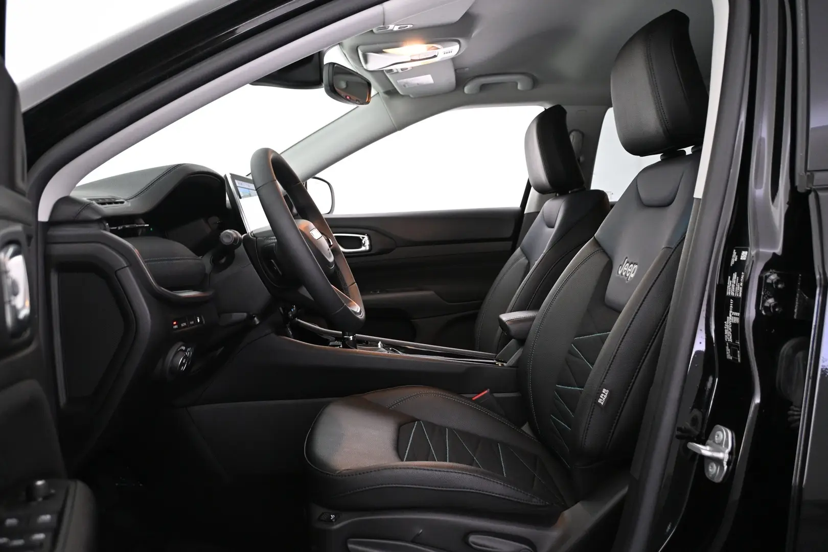 Car Image - 3YlR729QiADVFzF2FaNvbC