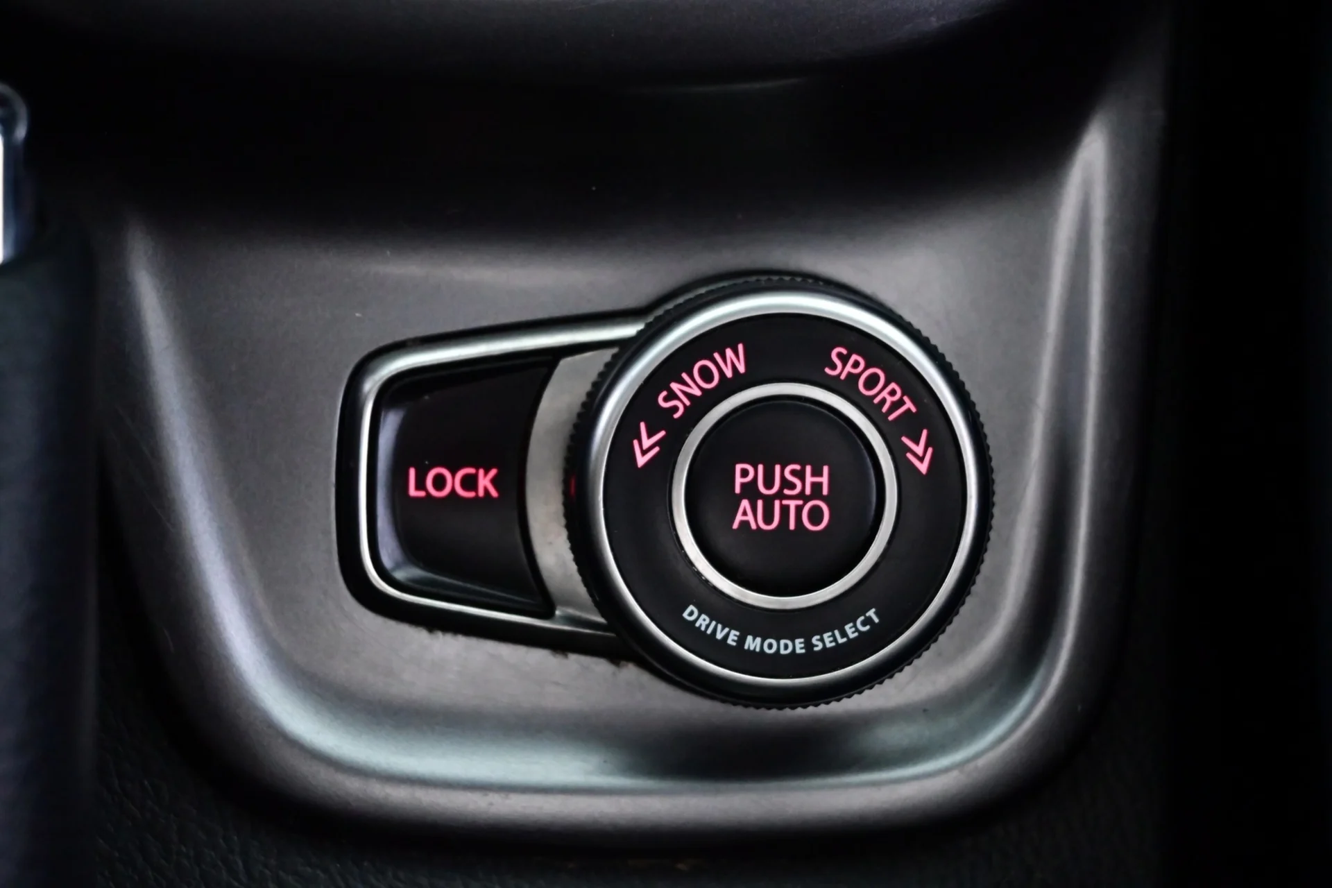 Car Image - 3UOylLCO6UYbgciDwNLL0d