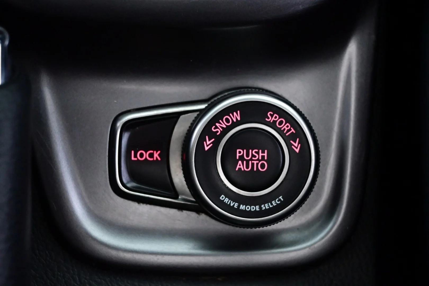 Car Image - 3UOylLCO6UYbgciDwNLL0d