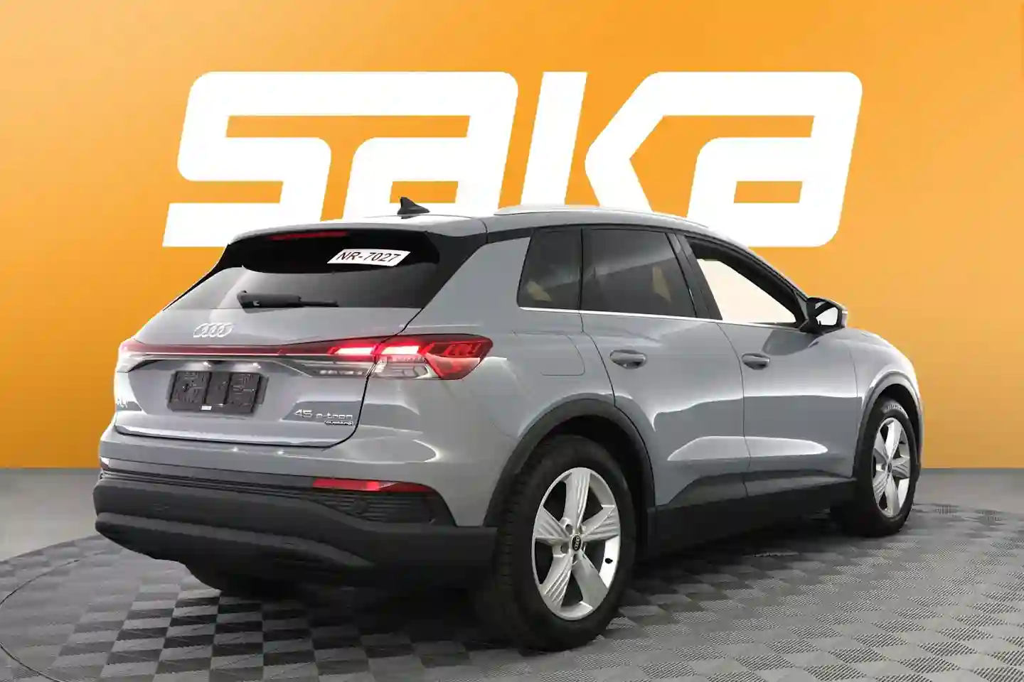 Car Image - 4zA6lbO5xYc18OSZOjR8Zv