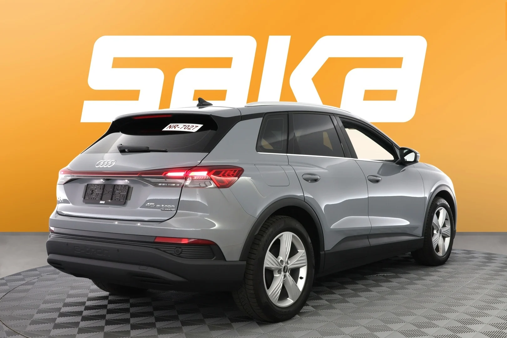 Car Image - 4zA6lbO5xYc18OSZOjR8Zv