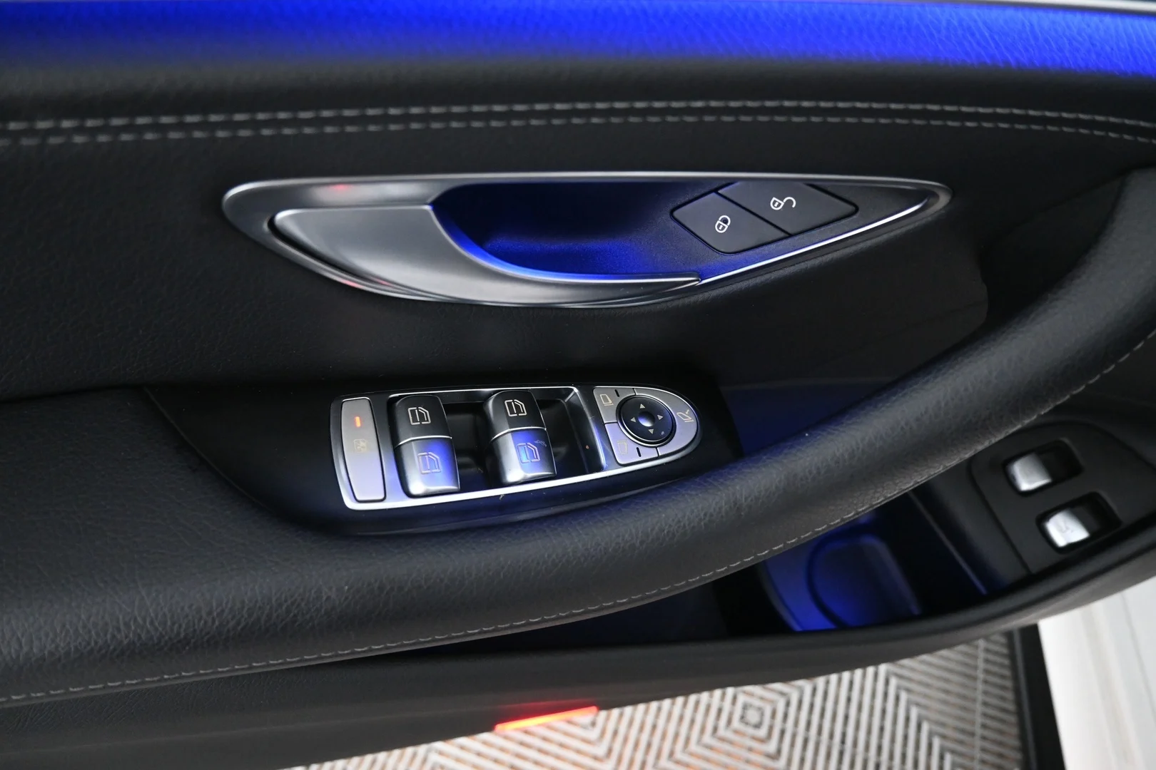 Car Image - 5l8xu6IlEKqyhX5QwkKjOj