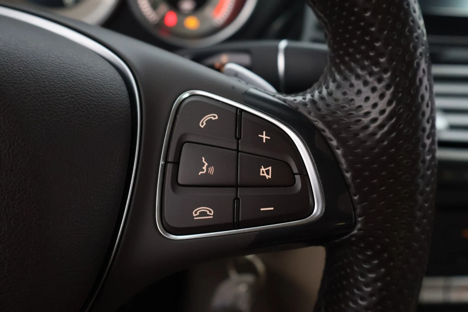 Car Image - 6u8XPSLxIgo8m12XZT656E
