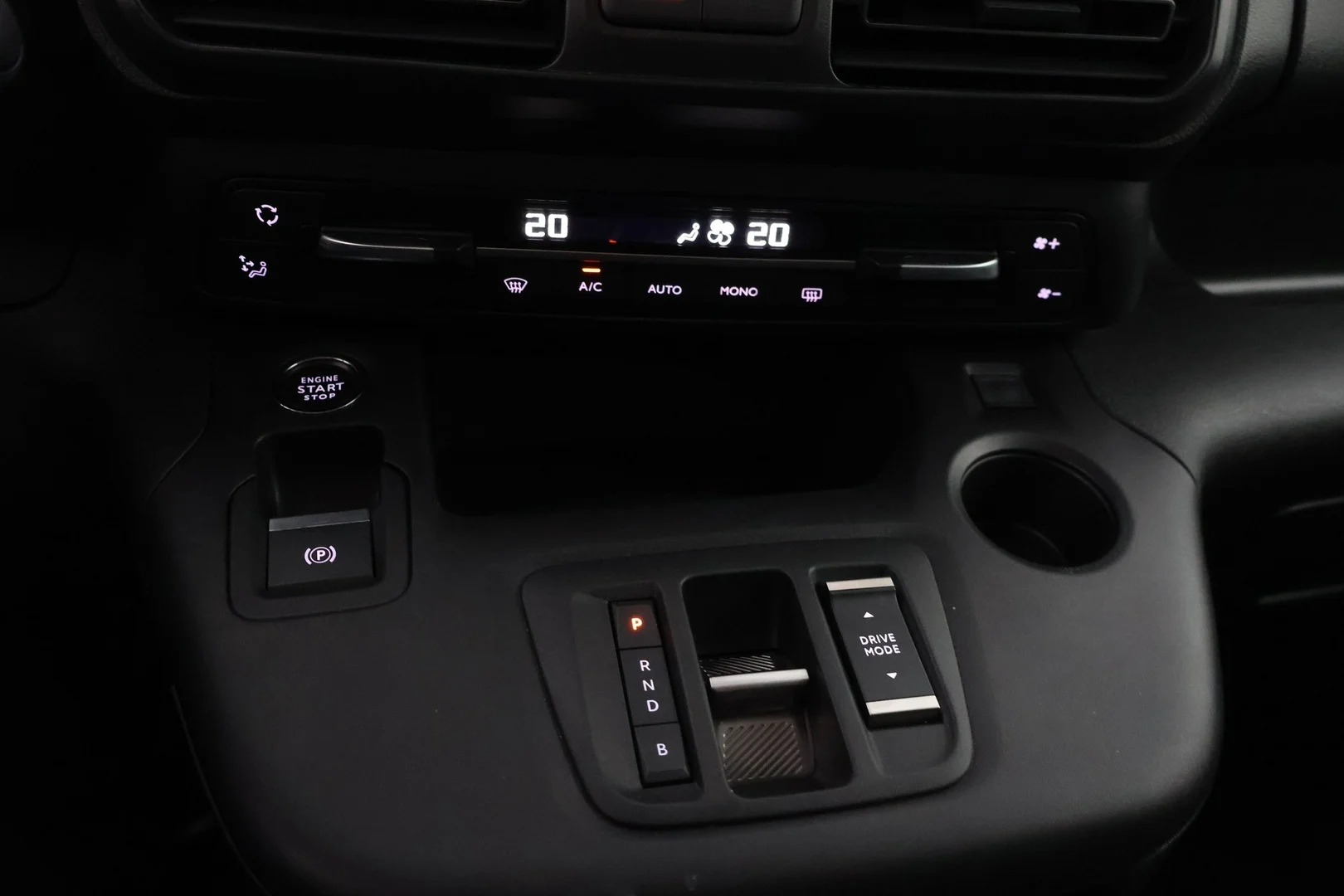 Car Image - 6ZKK2Cj3Wf7jb6D9f2Of75