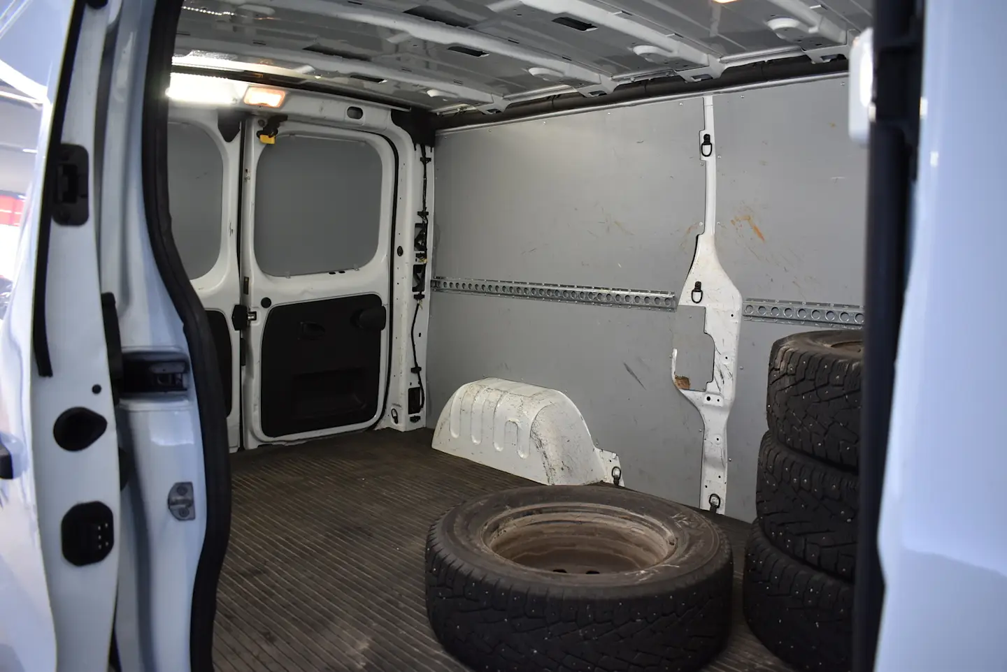 Car Image - 603JIAFirQkOfjX2TMw6bs