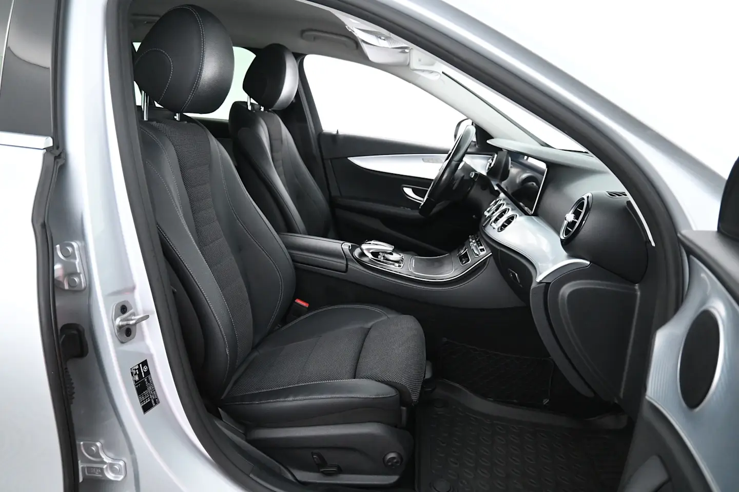 Car Image - 21YgWEP1tylFiEpQBIB64w